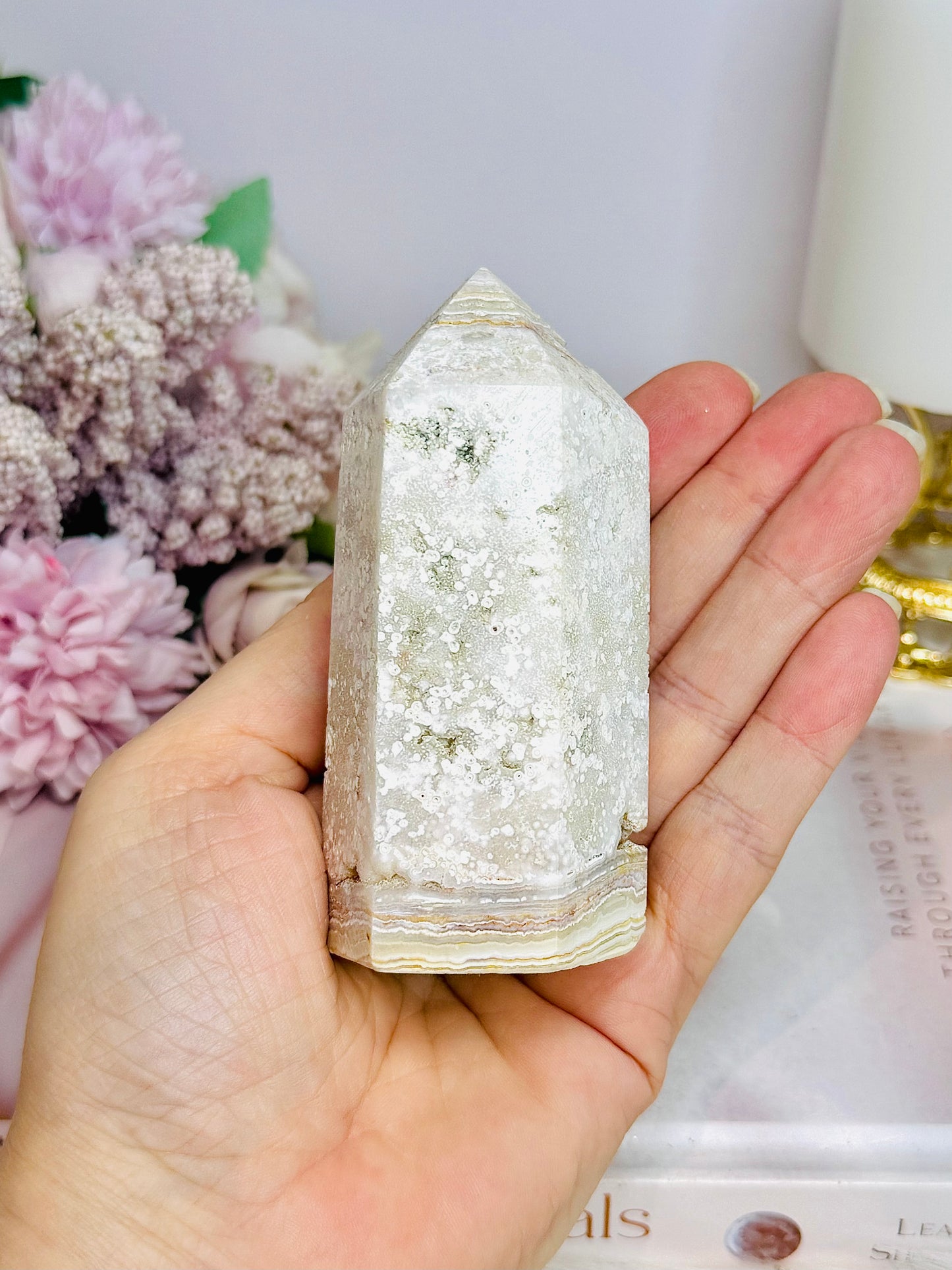 Chunky 9.5cm White Agate Tower
