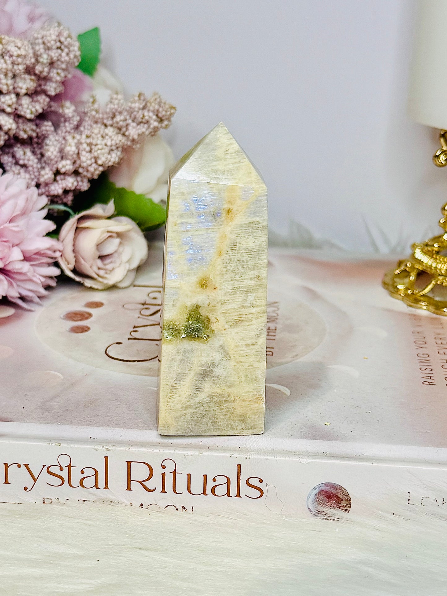 Moonstone Tower with Blue Flash 8cm