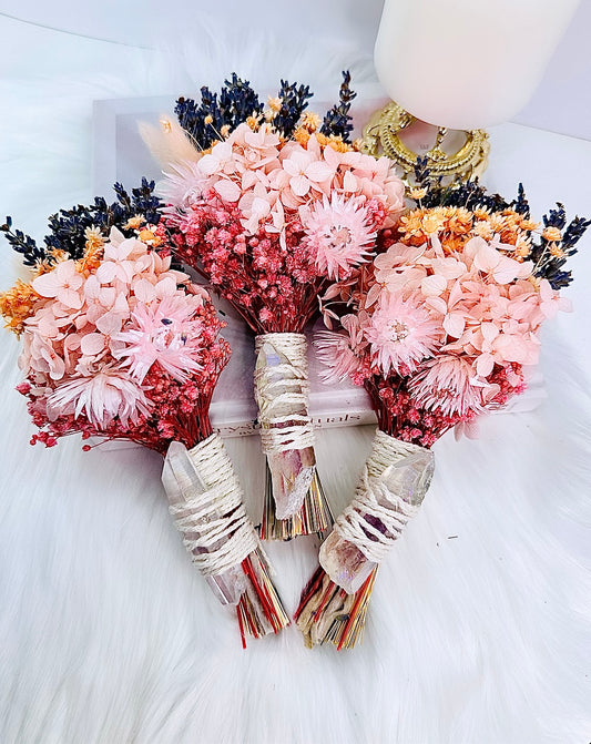 ⚜️ SALE ⚜️ ‘Quartz Flower Wand’ ~ Gorgeous Handmade Flower Wand Approx 22cm To Assist In Manifesting Your Desires with Card