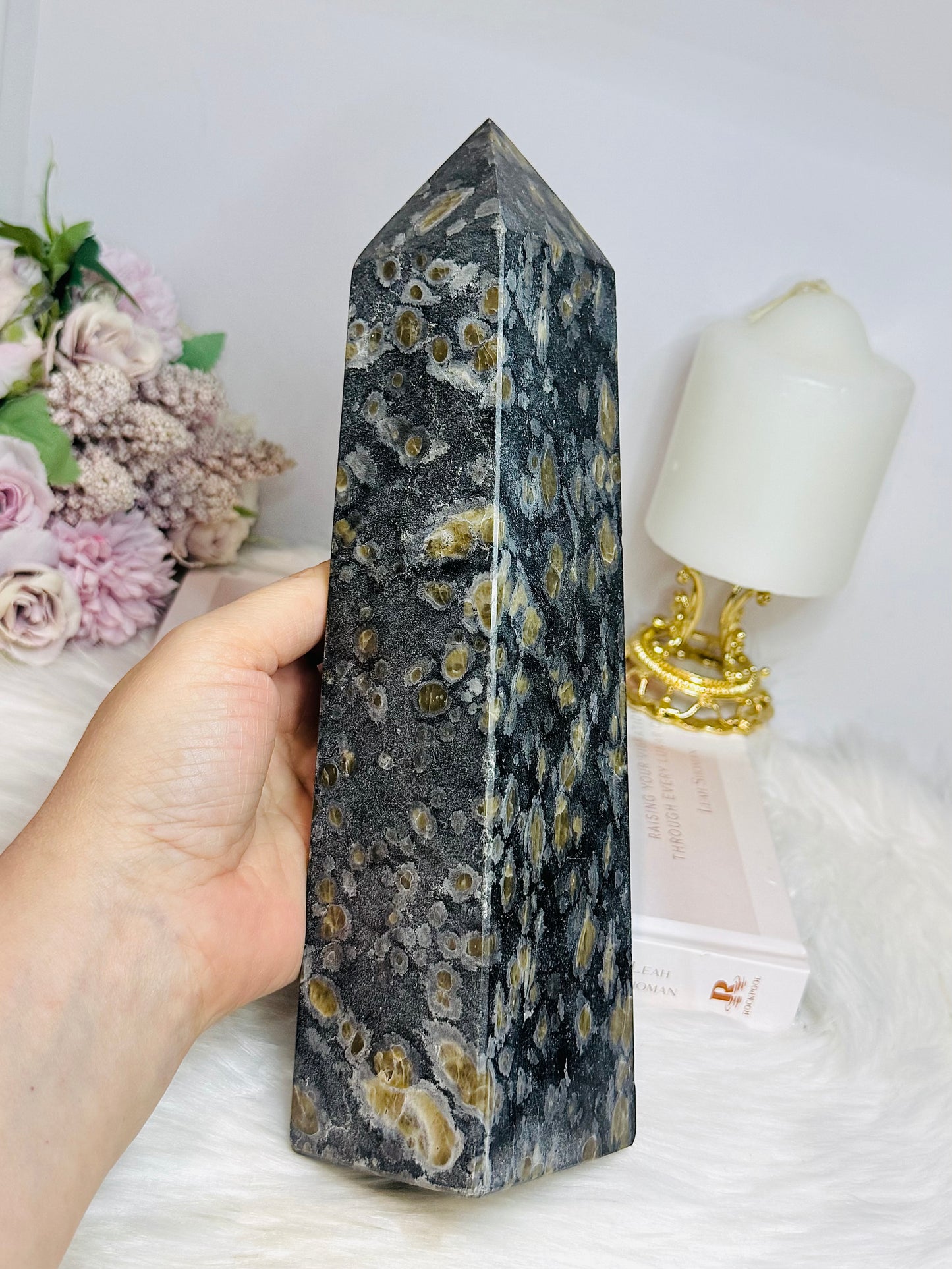 Huge Chalcedony in Basalt Tower 25cm 1.9KG