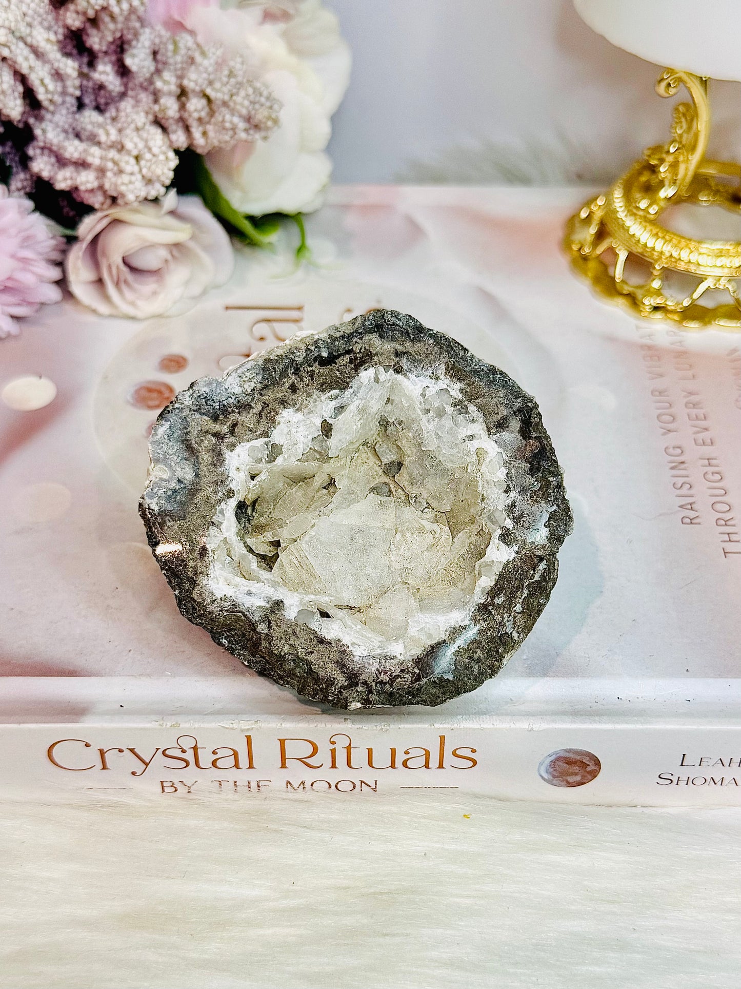 Natural Druzy Agate Geode 8cm
