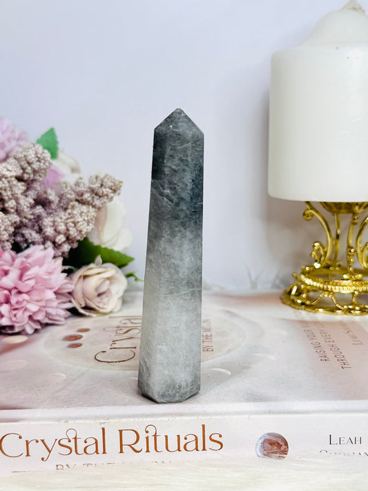 Grey Quartz Tower 11cm