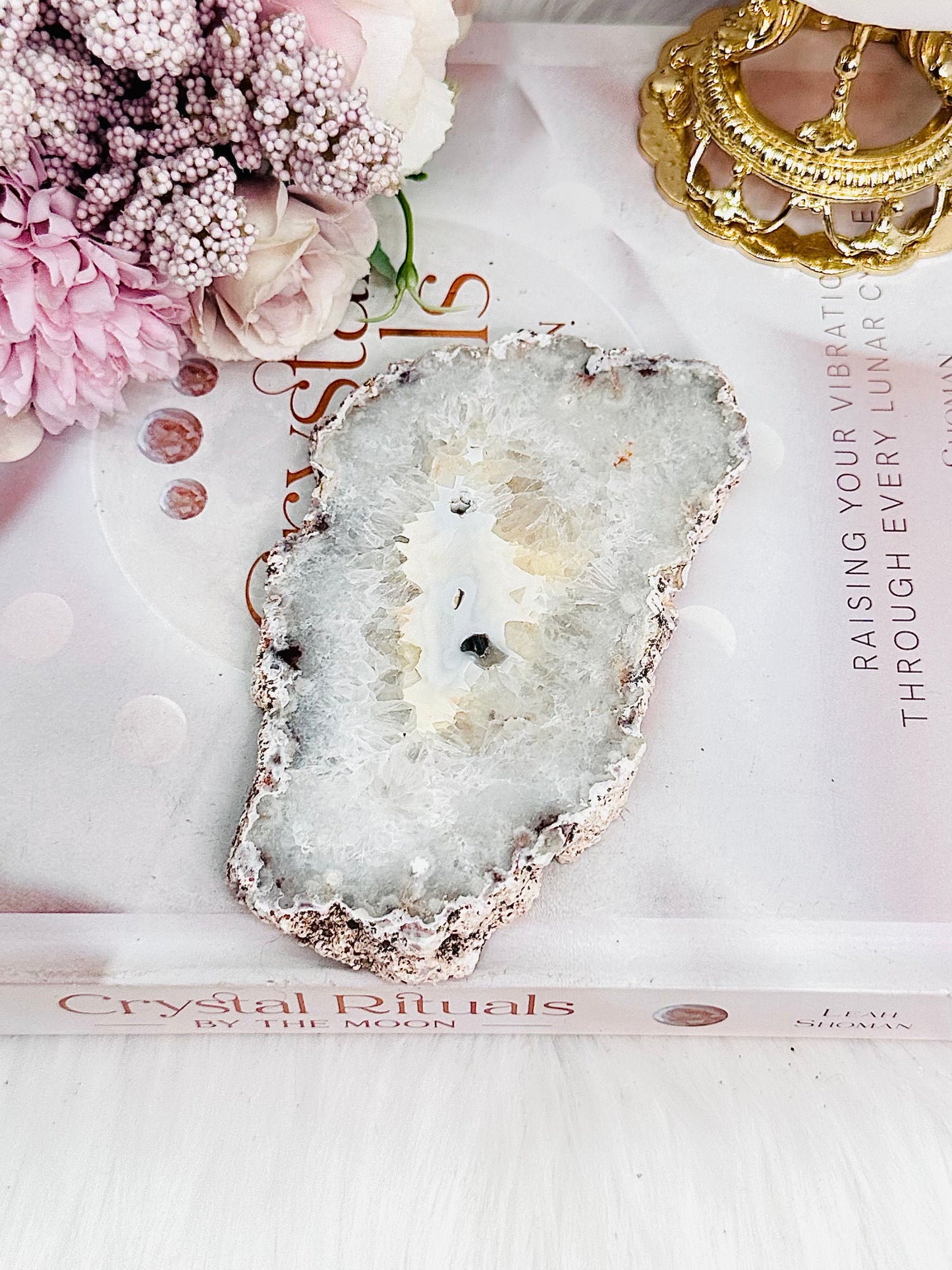 Druzy Black Flower Agate Slab on Stand 12cm