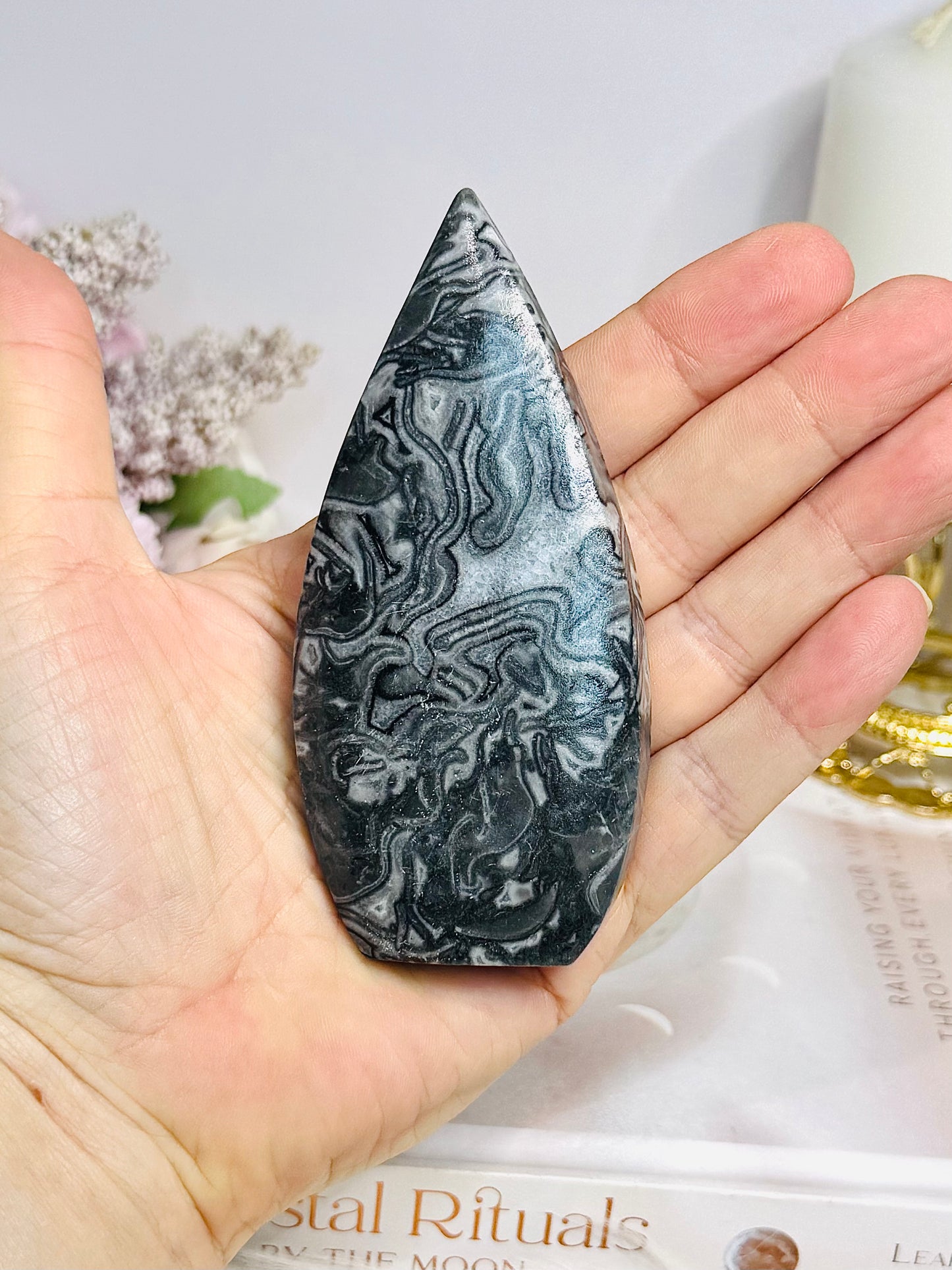 Black Panda Calcite Flame 10cm