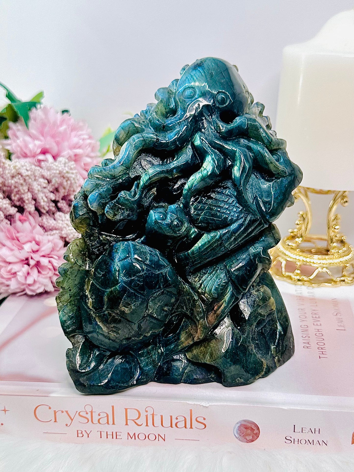 Full of Flash Huge 1.2KG 17cm Tall Labradorite Carved Sea Life With An Octopus & Turtle