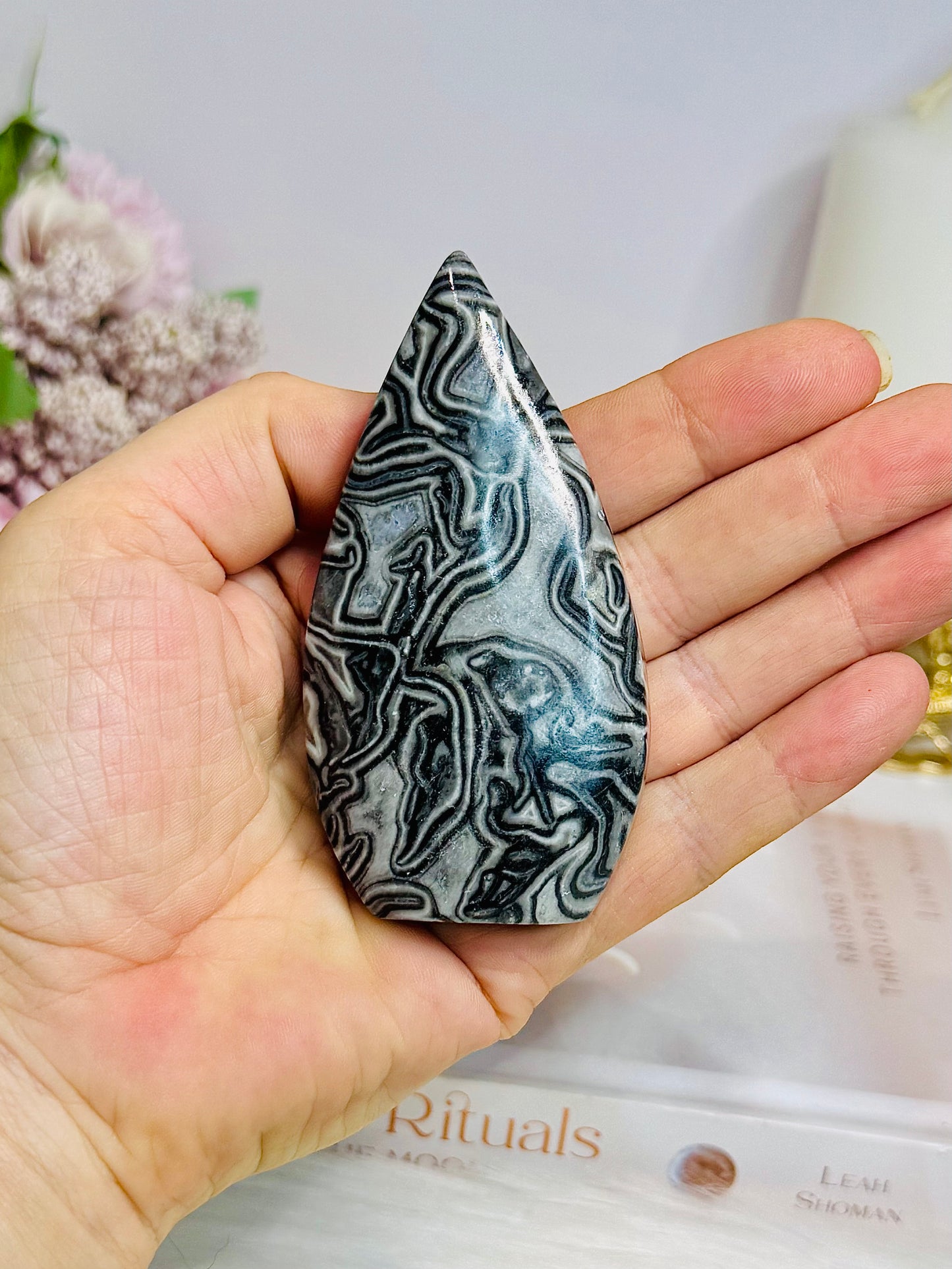 Black Panda Calcite Flame 9cm