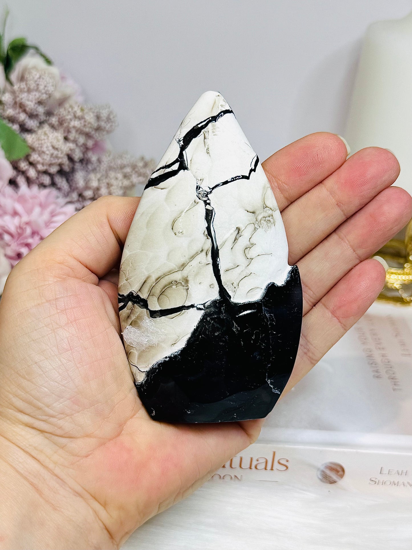 Volcano Agate (UV Reactive) Flame 11cm