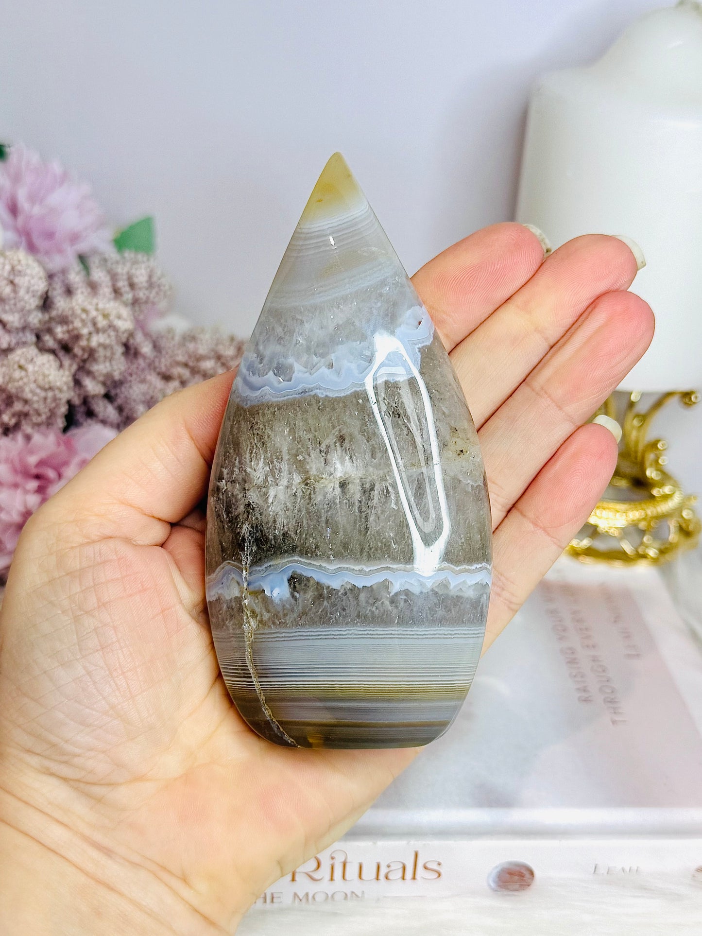 Agate Carved Flame 11.5cm