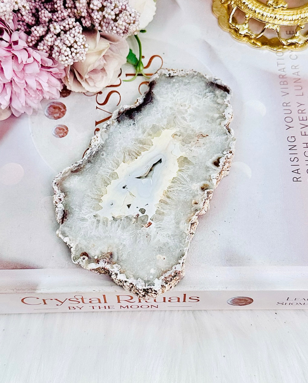 Druzy Black Flower Agate Slab on Stand 12cm