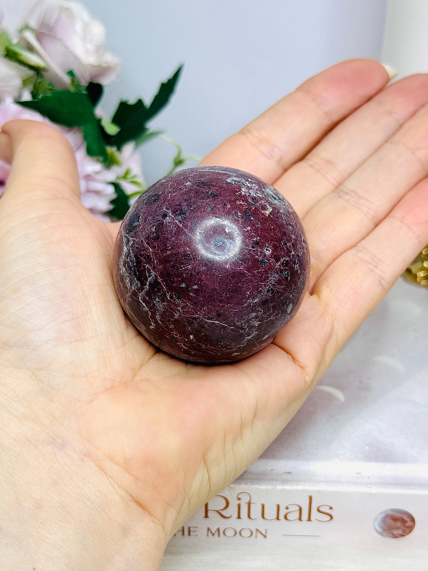 Red Onyx Sphere on Stand 168g