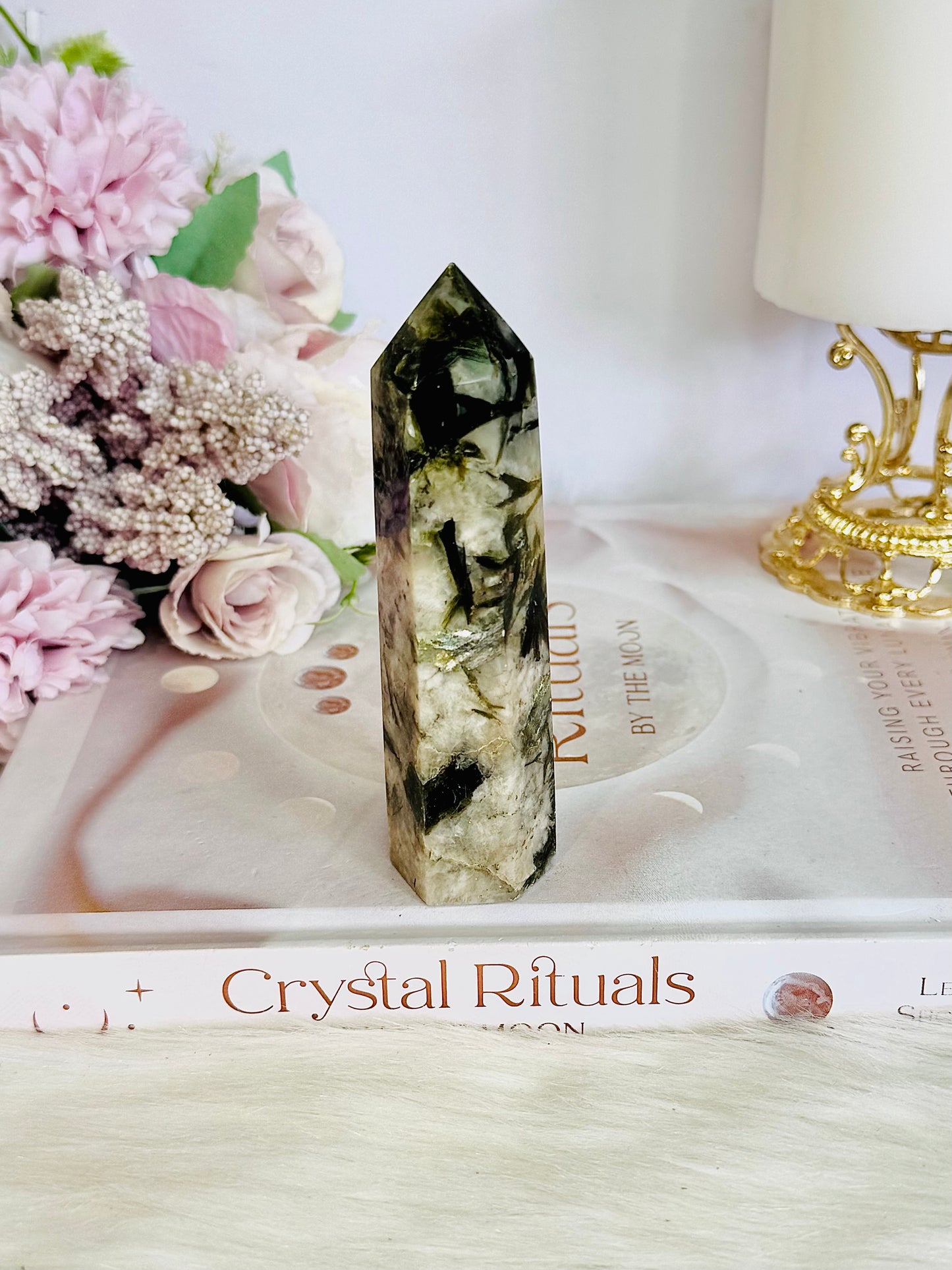 Beautiful 10.5cm Gold Mica Tower