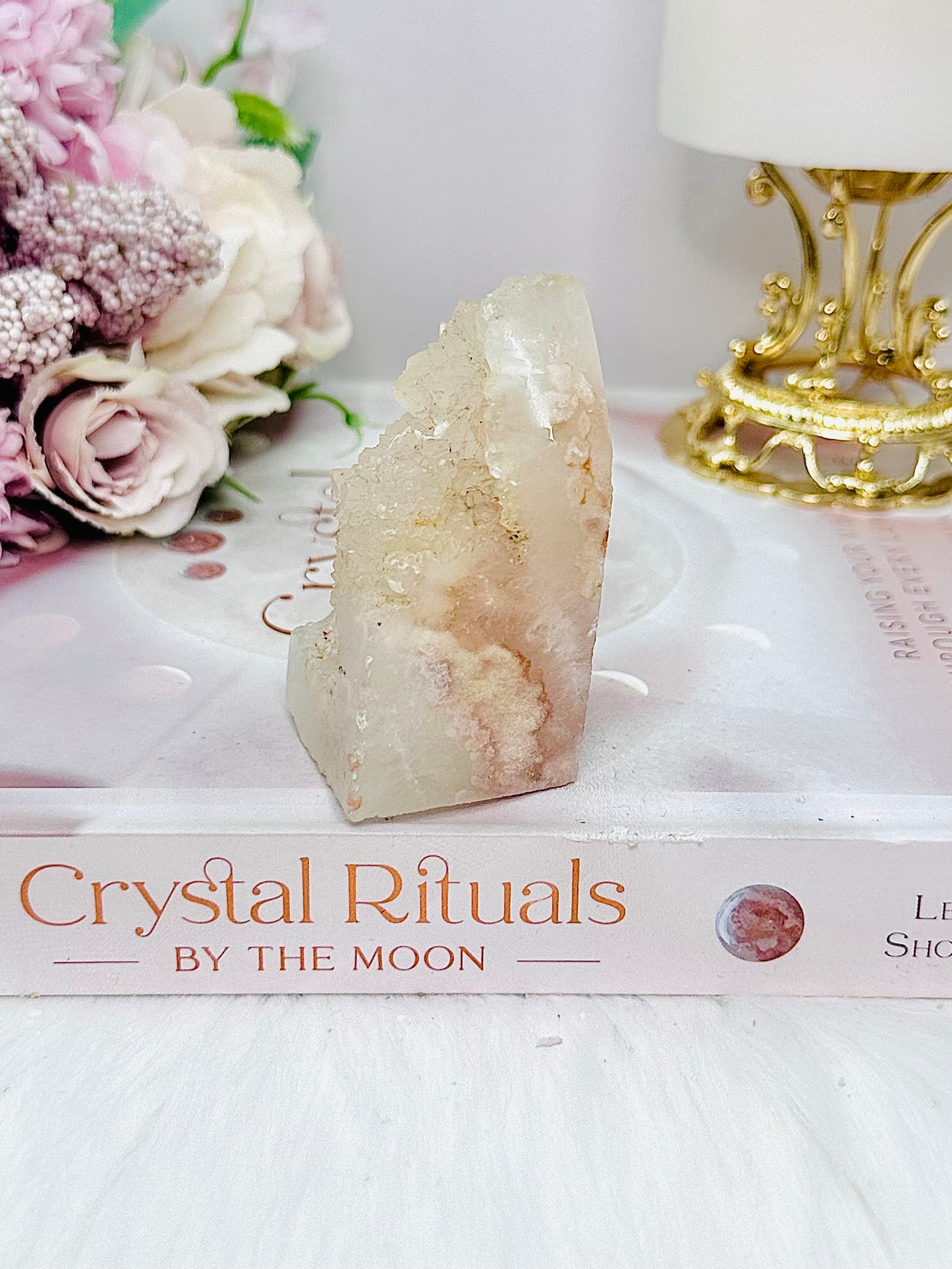 Beautiful Druzy Flower Agate Tower 7cm