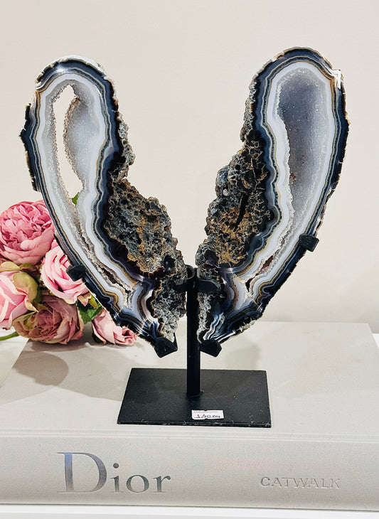 ⚜️ SALE ⚜️ High Grade Uniquely Fabulous Large 24.5cm 1.6KG Sparkling Druzy Blue Agate Chunky Wings On Stand From Brazil