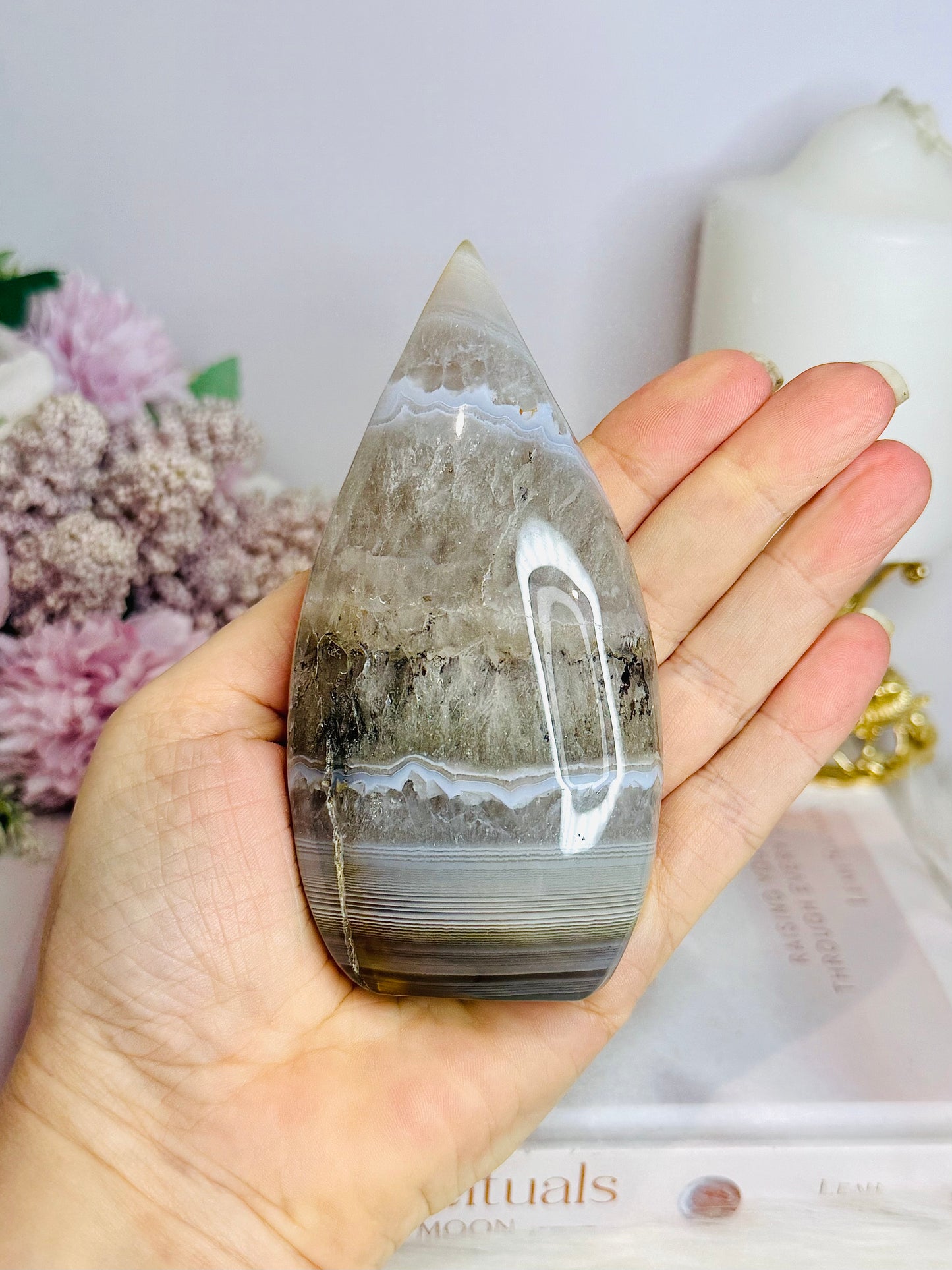 Agate Carved Flame 11.5cm