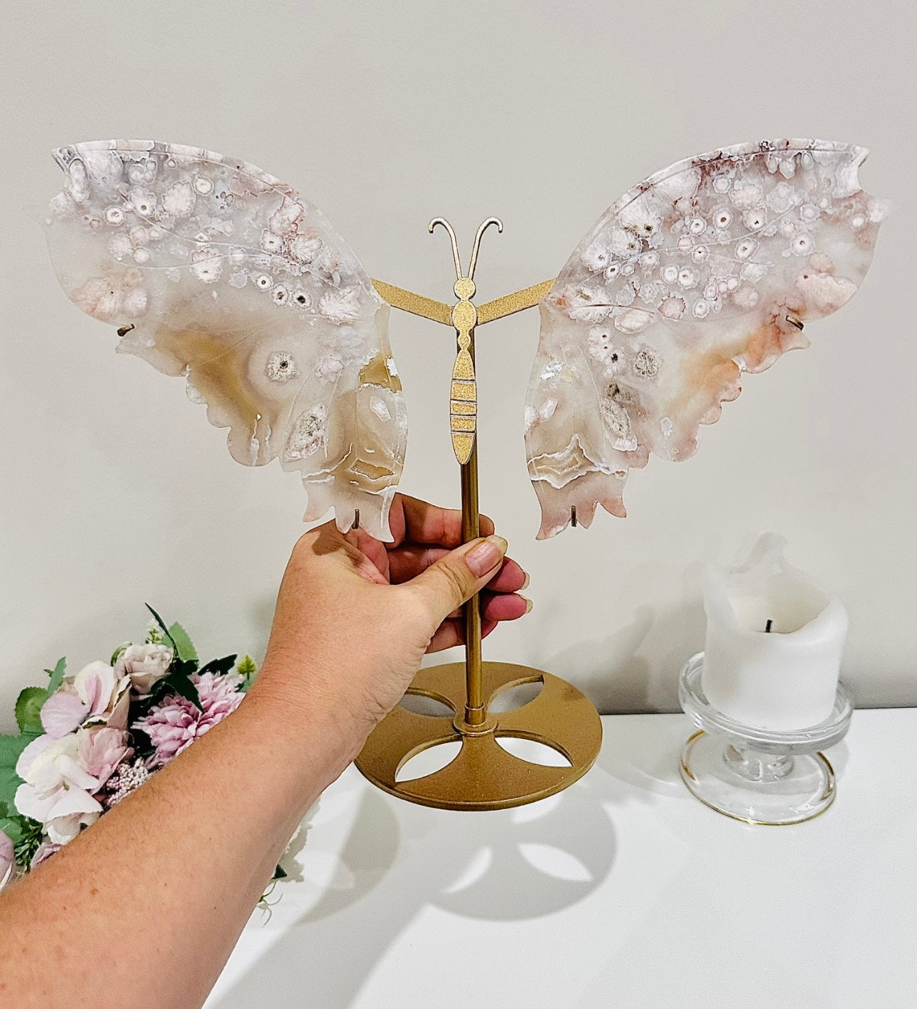 ⚜️ SALE ⚜️ Classy & Absolutely Fabulous Large 30cm (Inc Stand) Druzy Flower Agate Perfectly Carved Butterfly Wings on Gold Stand From Madagascar