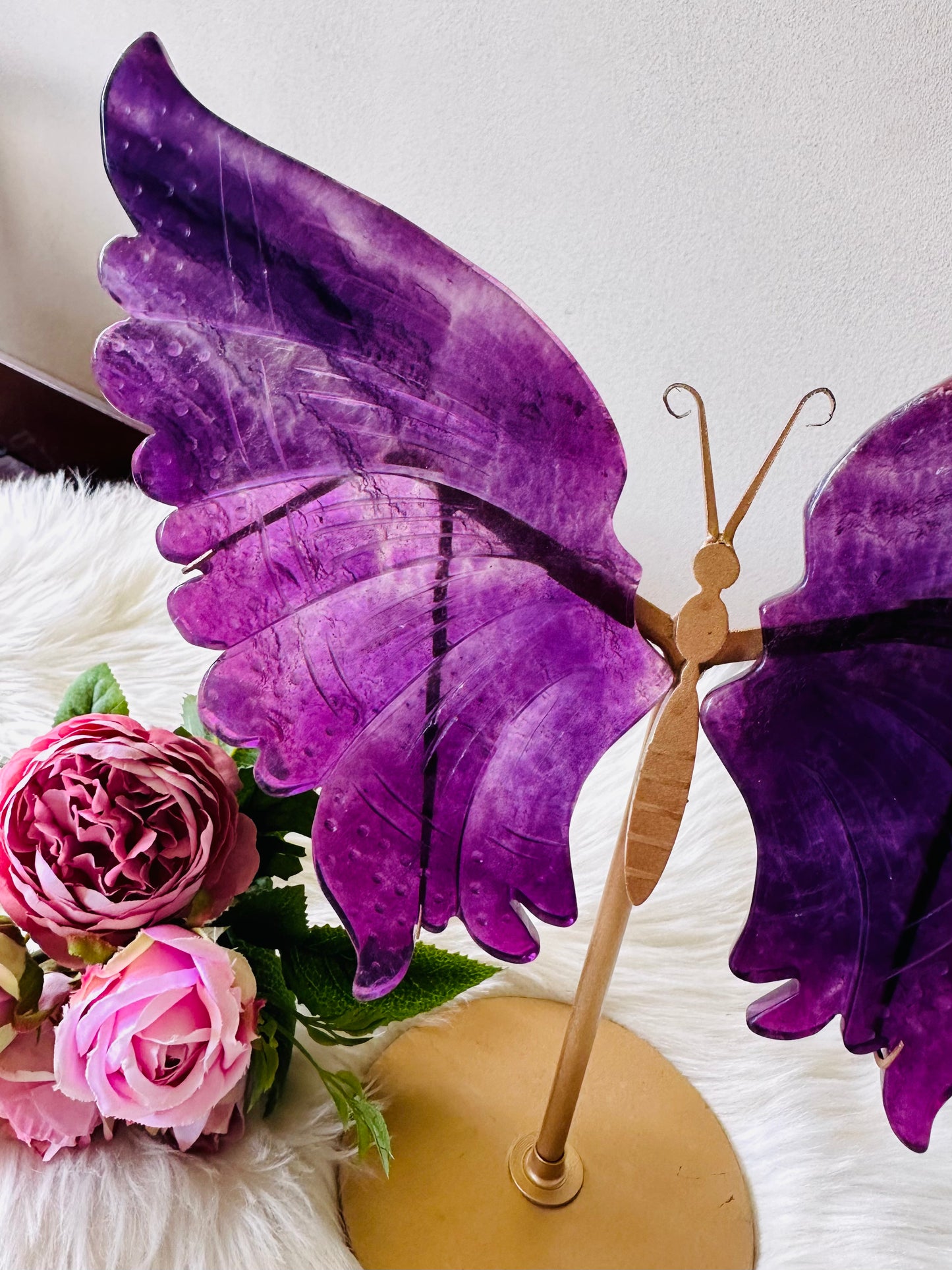 Sometimes, there are no words for the beauty I see. I cannot describe the intense energy & grace of this set. The most beautiful large 30cm (inc stand) purple fluorite butterfly wings on gold stand absolutely breathtaking….