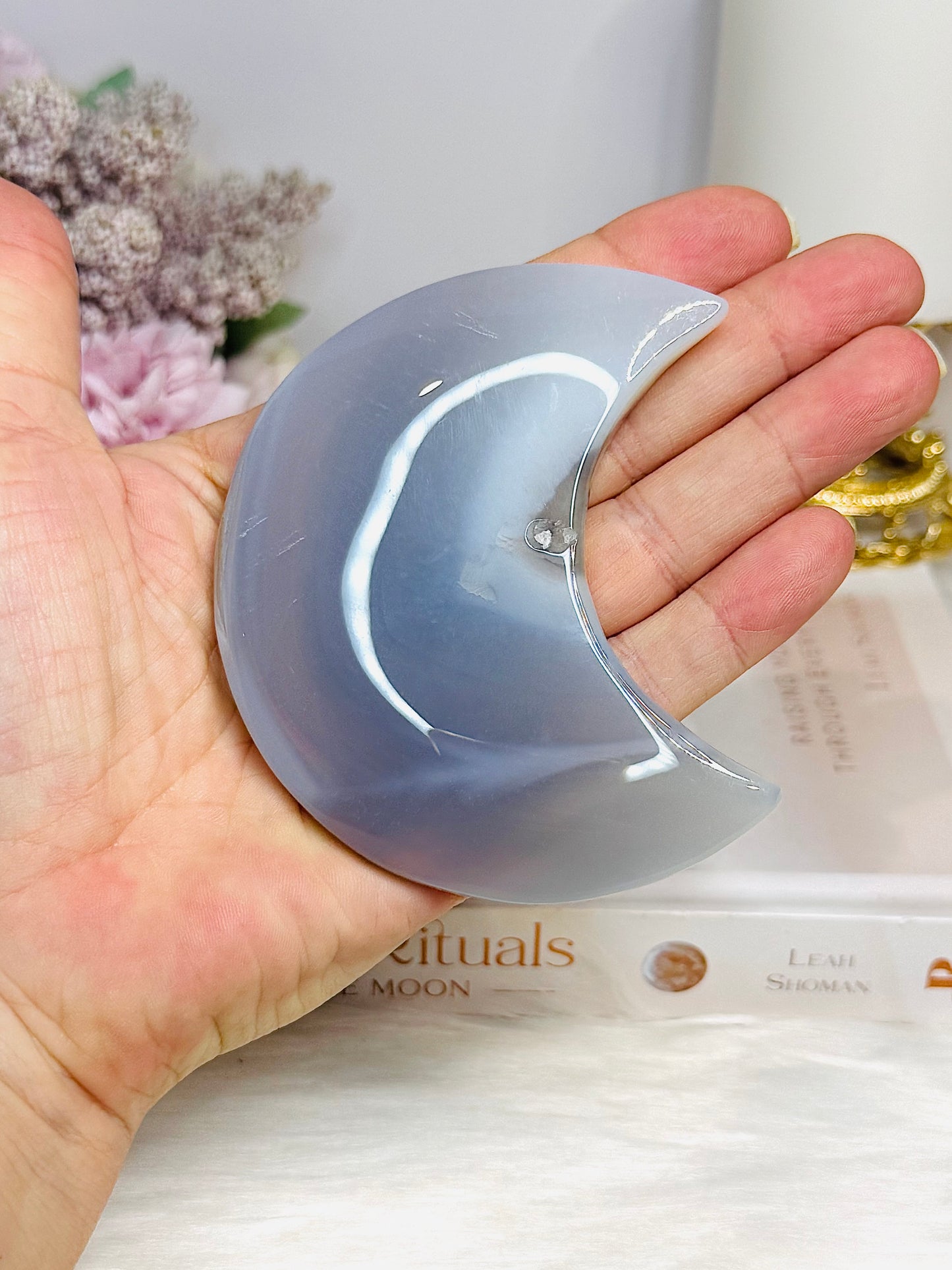 Agate Carved Moon 8cm