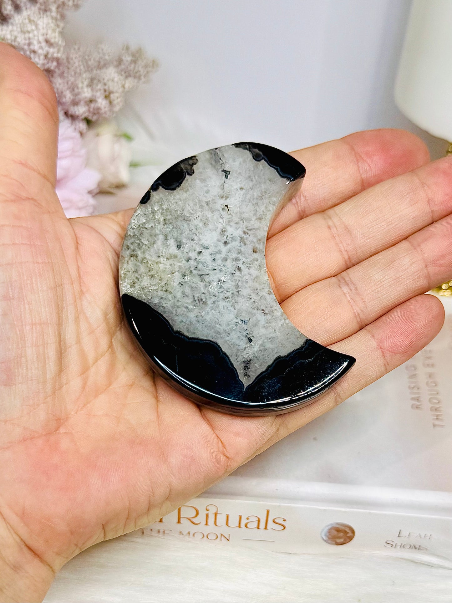 Black Agate Moon 7cm
