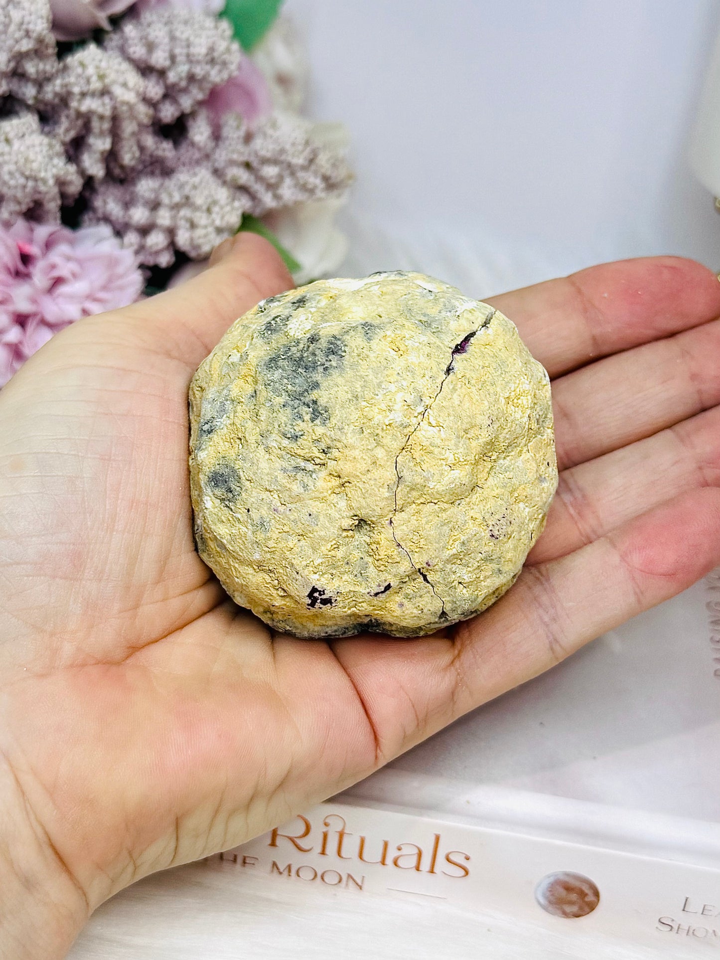 Aura Druzy Moroccan Geode (dyed) 175g