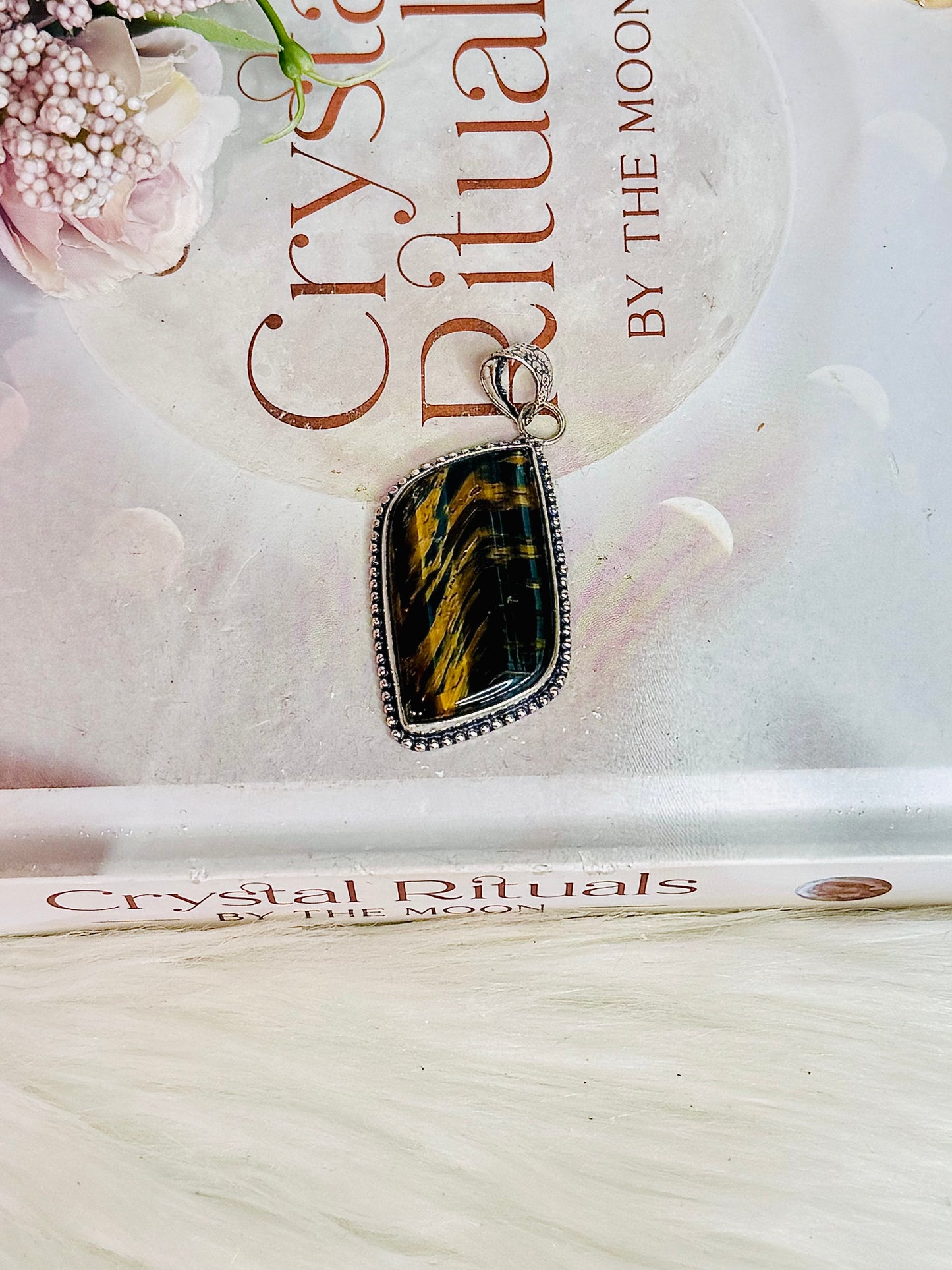 Flashy Natural Tigers Eye Pendant In Gift Bag