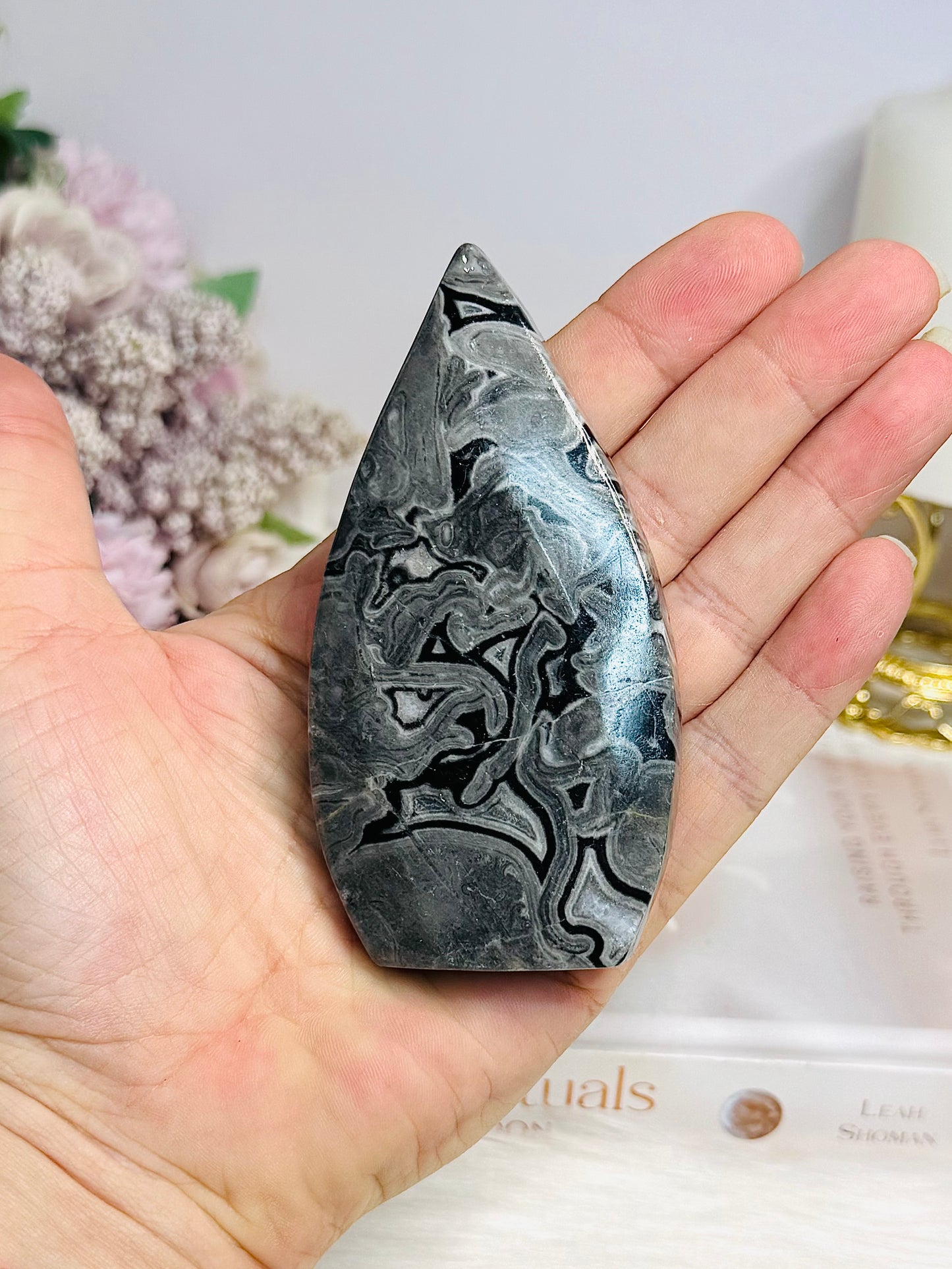 Black Panda Calcite Flame 10cm