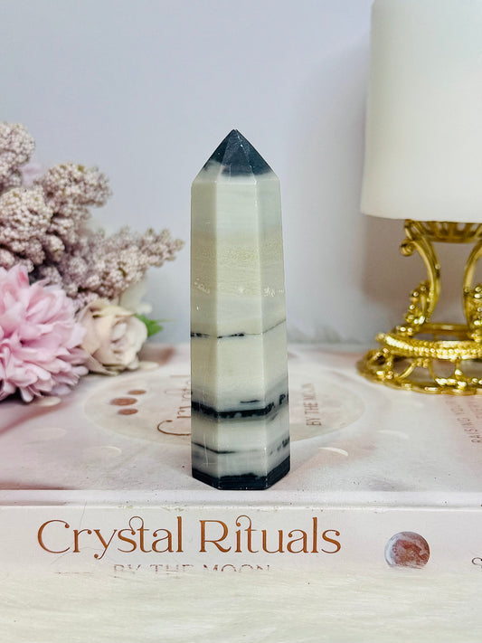 Black & White Jade Tower 10cm