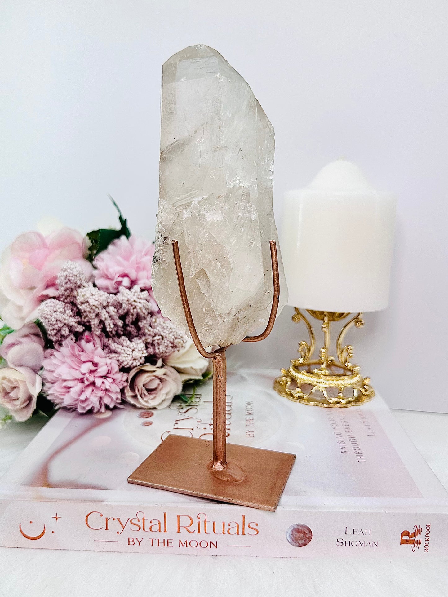 A Master Healer ~ Beautiful Large Chunky 20cm 607gram Clear Quartz Point On Rose Gold Stand From Brazil