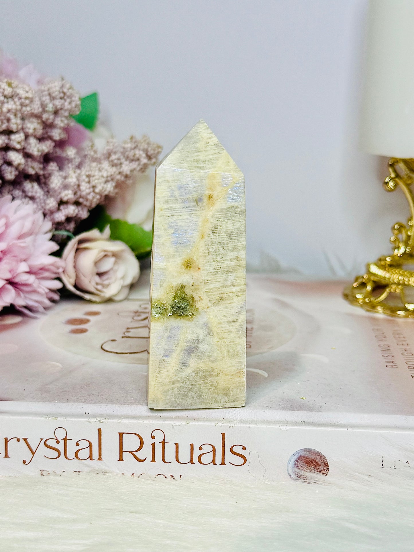 Moonstone Tower with Blue Flash 8cm