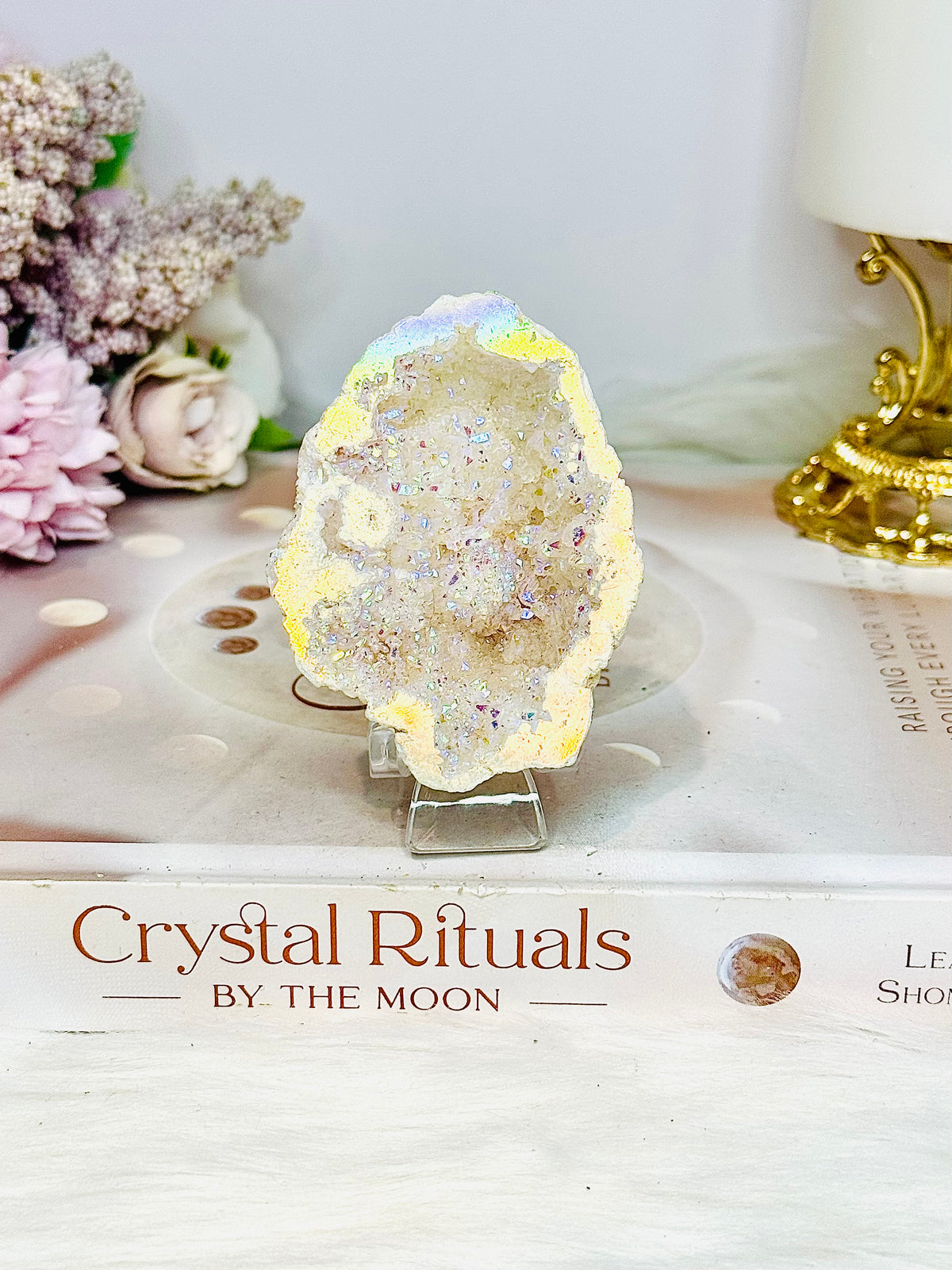 Angel Aura Moroccan Geode (stand is display only)