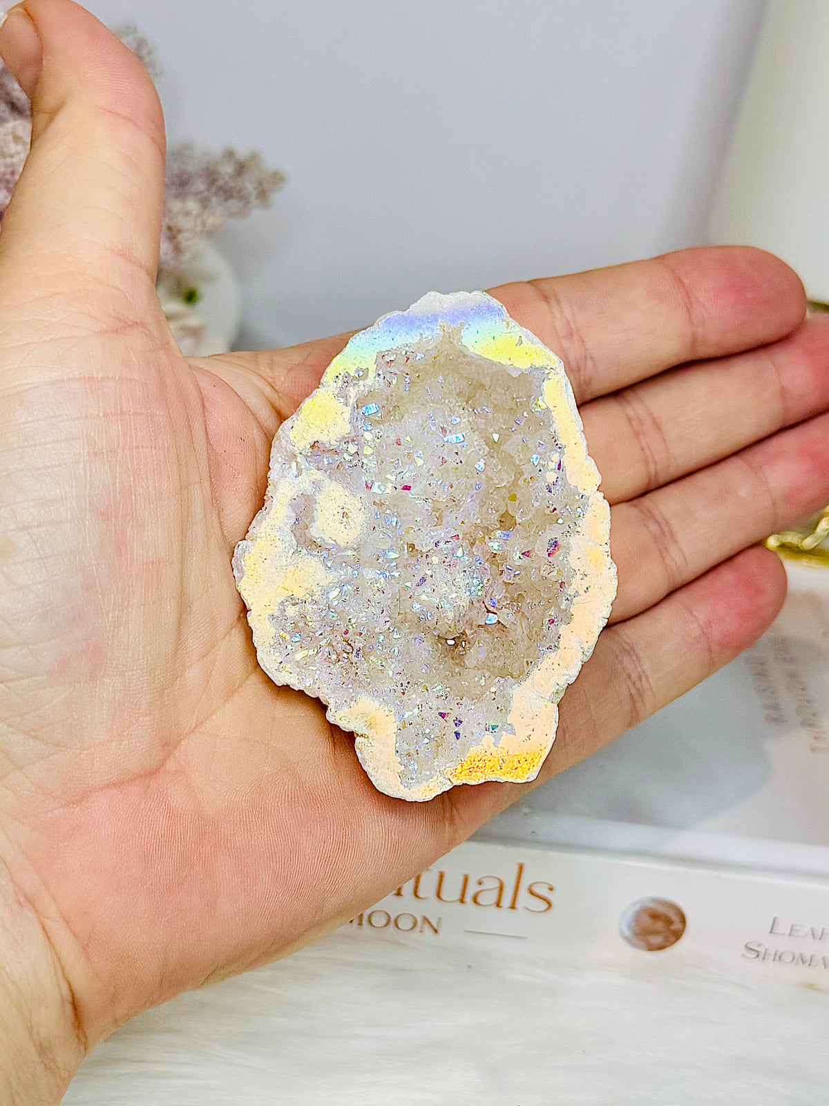 Angel Aura Moroccan Geode (stand is display only)