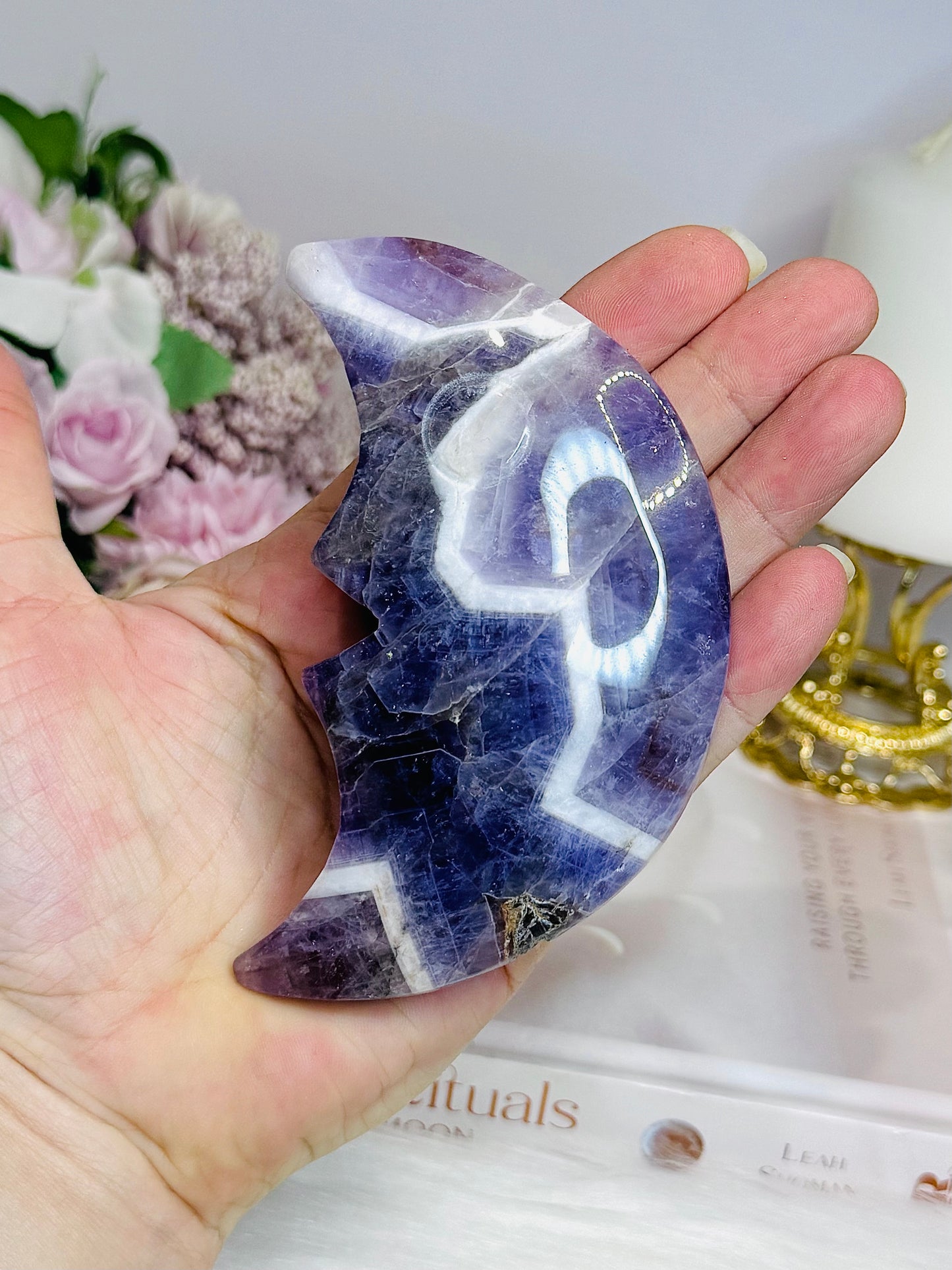 Chevron | Dream Amethyst Moon on Stand 11cm