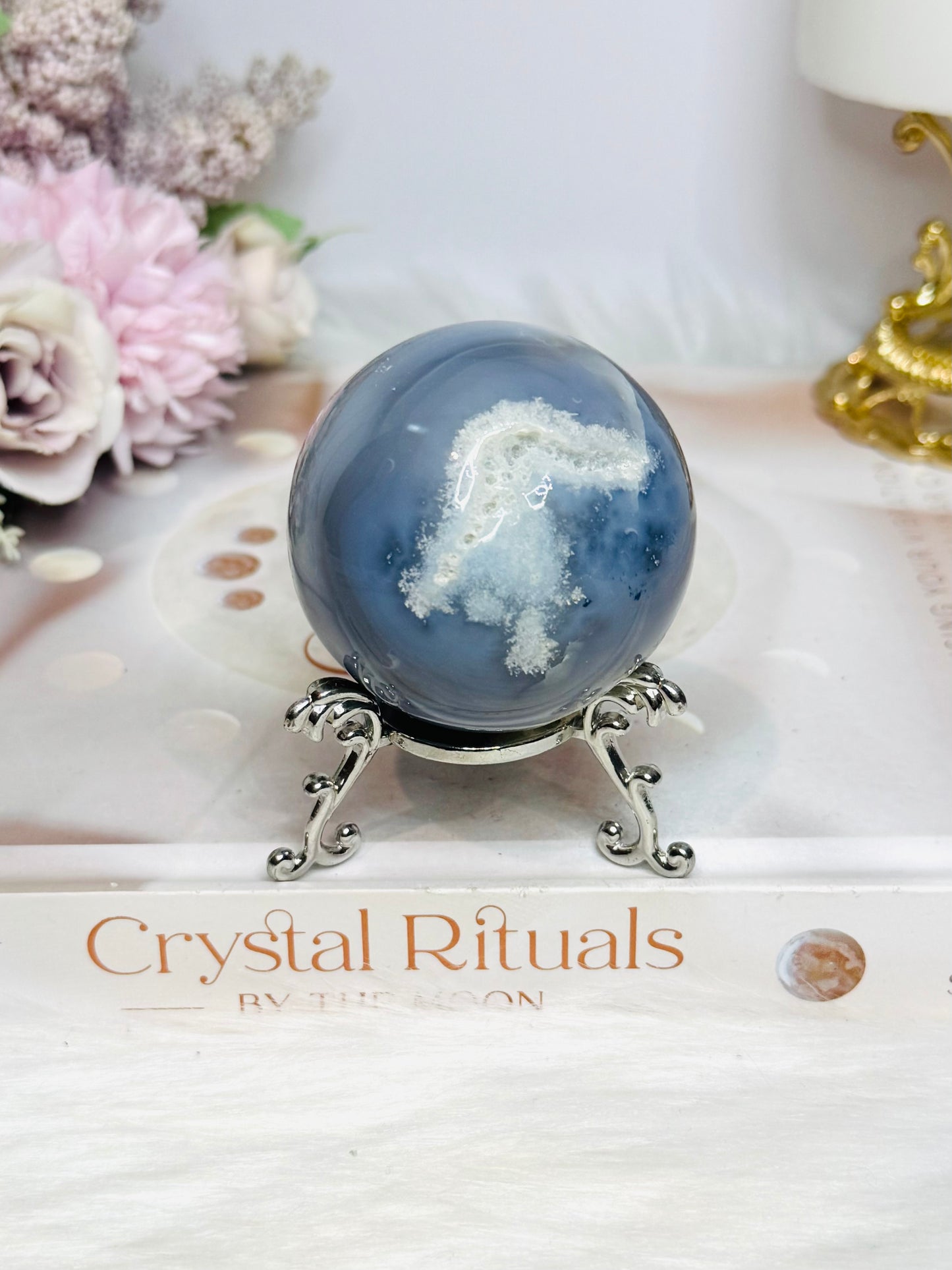 Druzy Agate Sphere on Stand 172g ￼