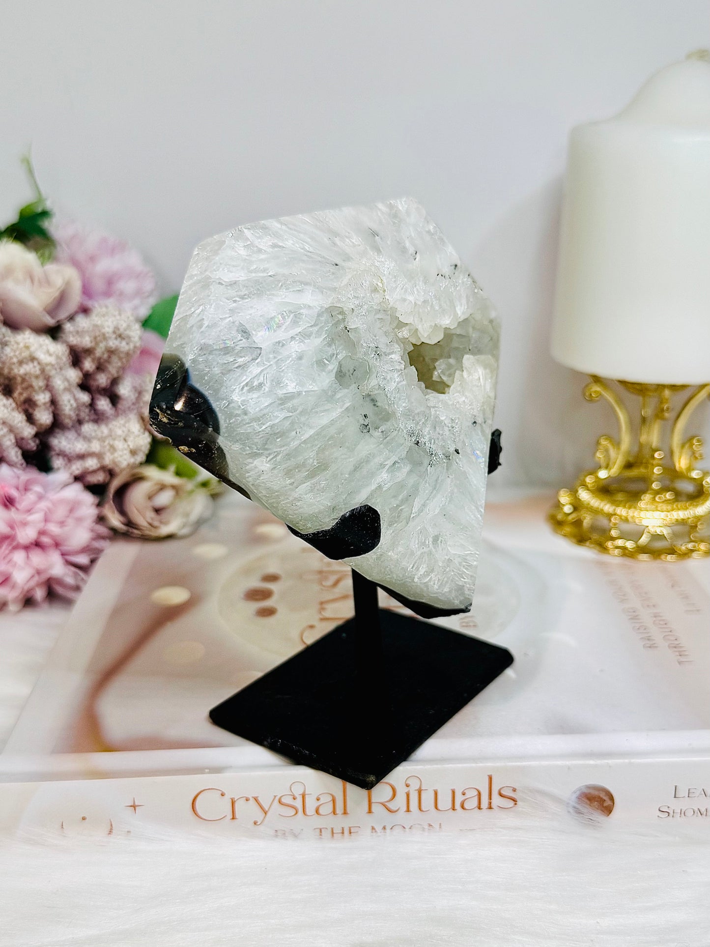 Druzy Agate Pentagon Freeform On Stand 12cm 598g