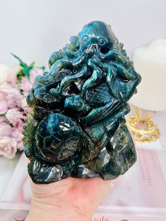 Full of Flash Huge 1.2KG 17cm Tall Labradorite Carved Sea Life With An Octopus & Turtle