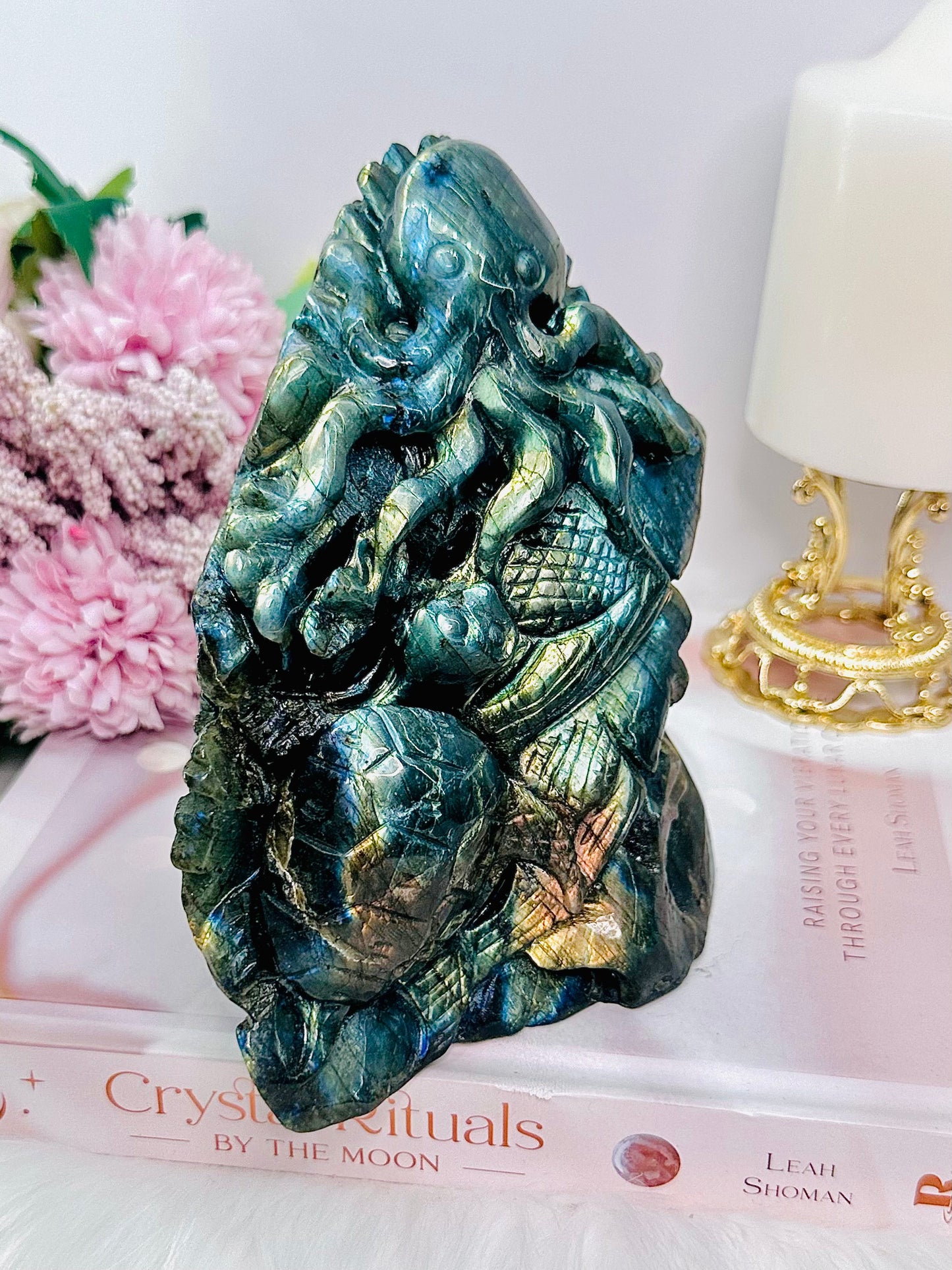 Full of Flash Huge 1.2KG 17cm Tall Labradorite Carved Sea Life With An Octopus & Turtle