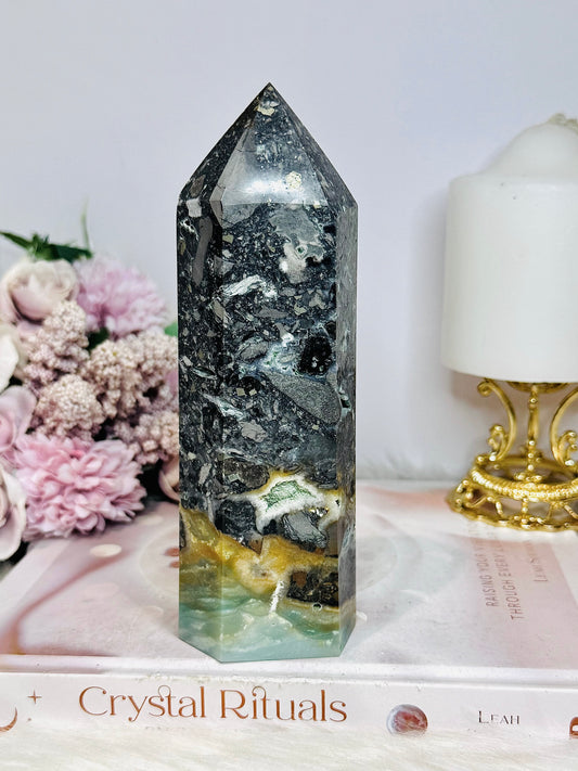 Large Sky Stone Quartz Tower 16.5cm 656g