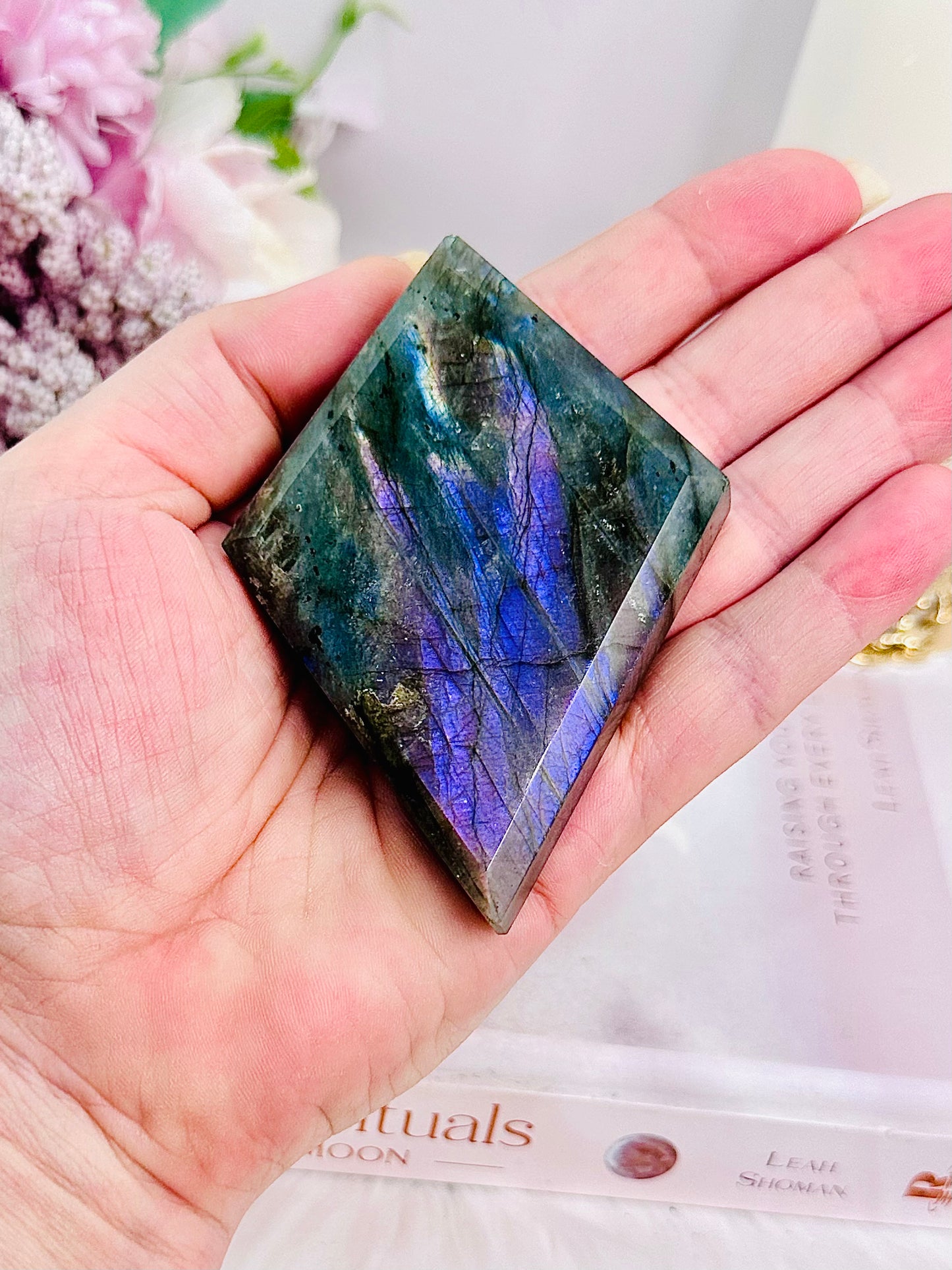 WOW!!!! Absolutely Gorgeous Labradorite Diamond with Purple Flash On Silver Stand 17cm