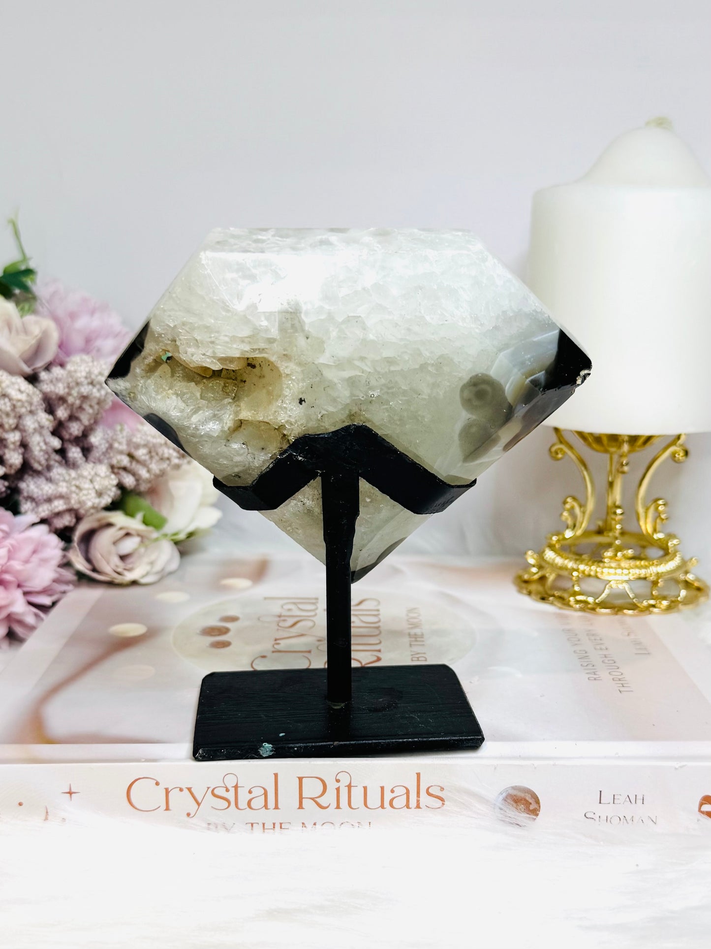 Druzy Agate Pentagon Freeform On Stand 12cm 598g