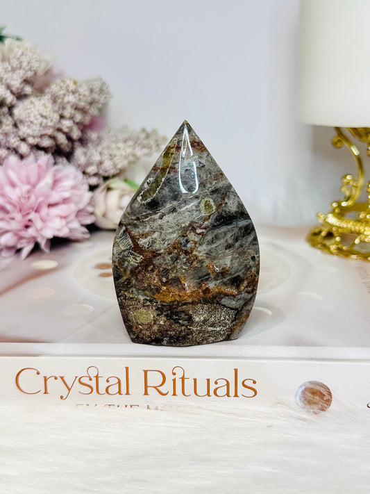 Jasper Carved Flame 7.5cm