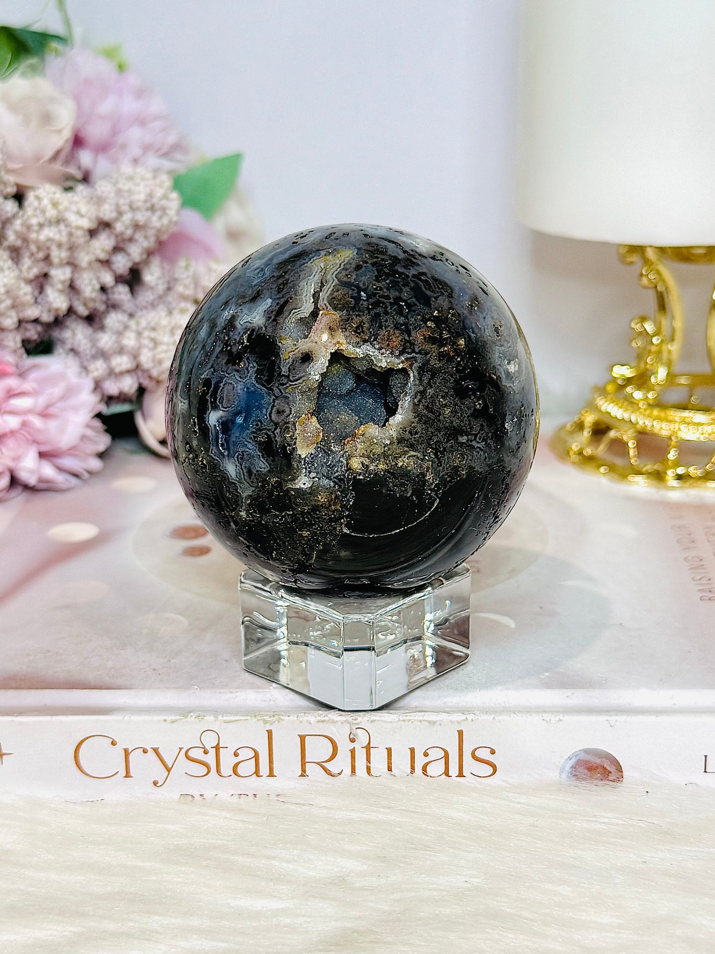 Druzy Agate Sphere On Stand 423g