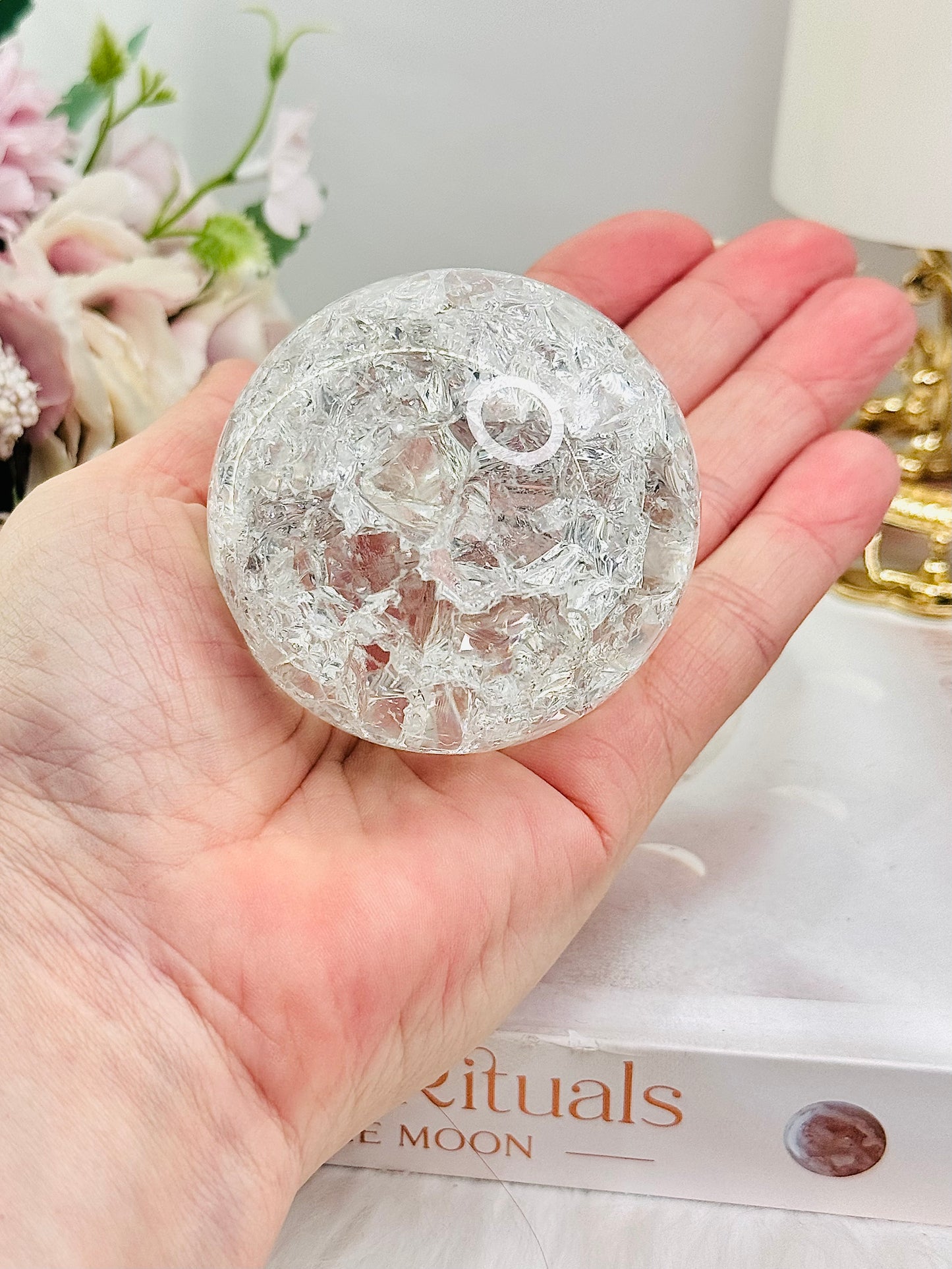 Classy & Fab Large Clear Quartz Crackle Sphere on Stand, with 4 Angel Aura Quartz Tumbles on 15cm Diamonte Mirror Tray