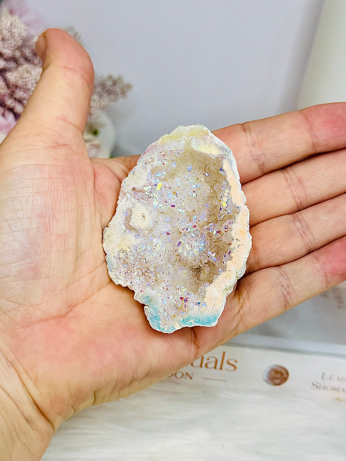 Angel Aura Moroccan Geode (stand is display only)