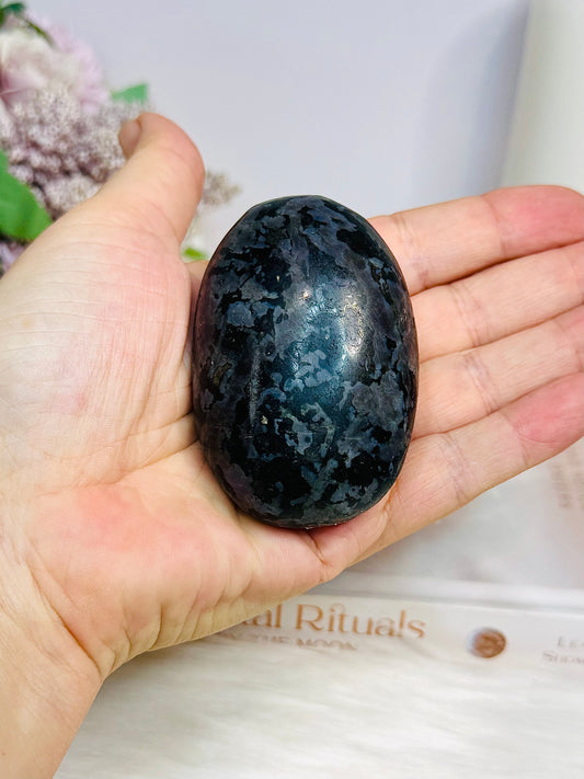 Large Indigo Gabbro Palm Stone