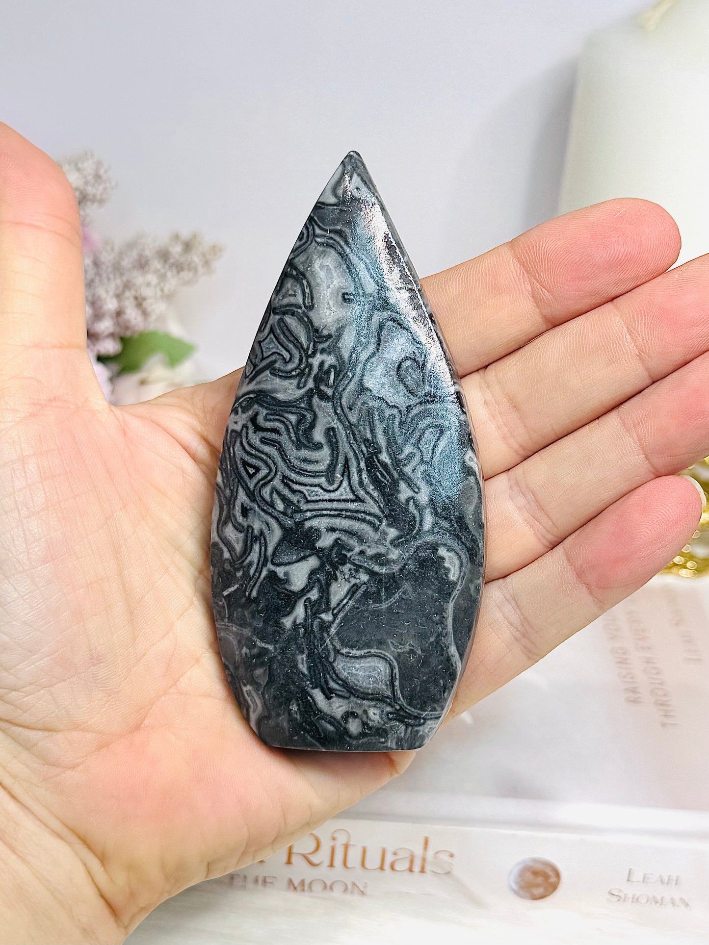 Black Panda Calcite Flame 10cm
