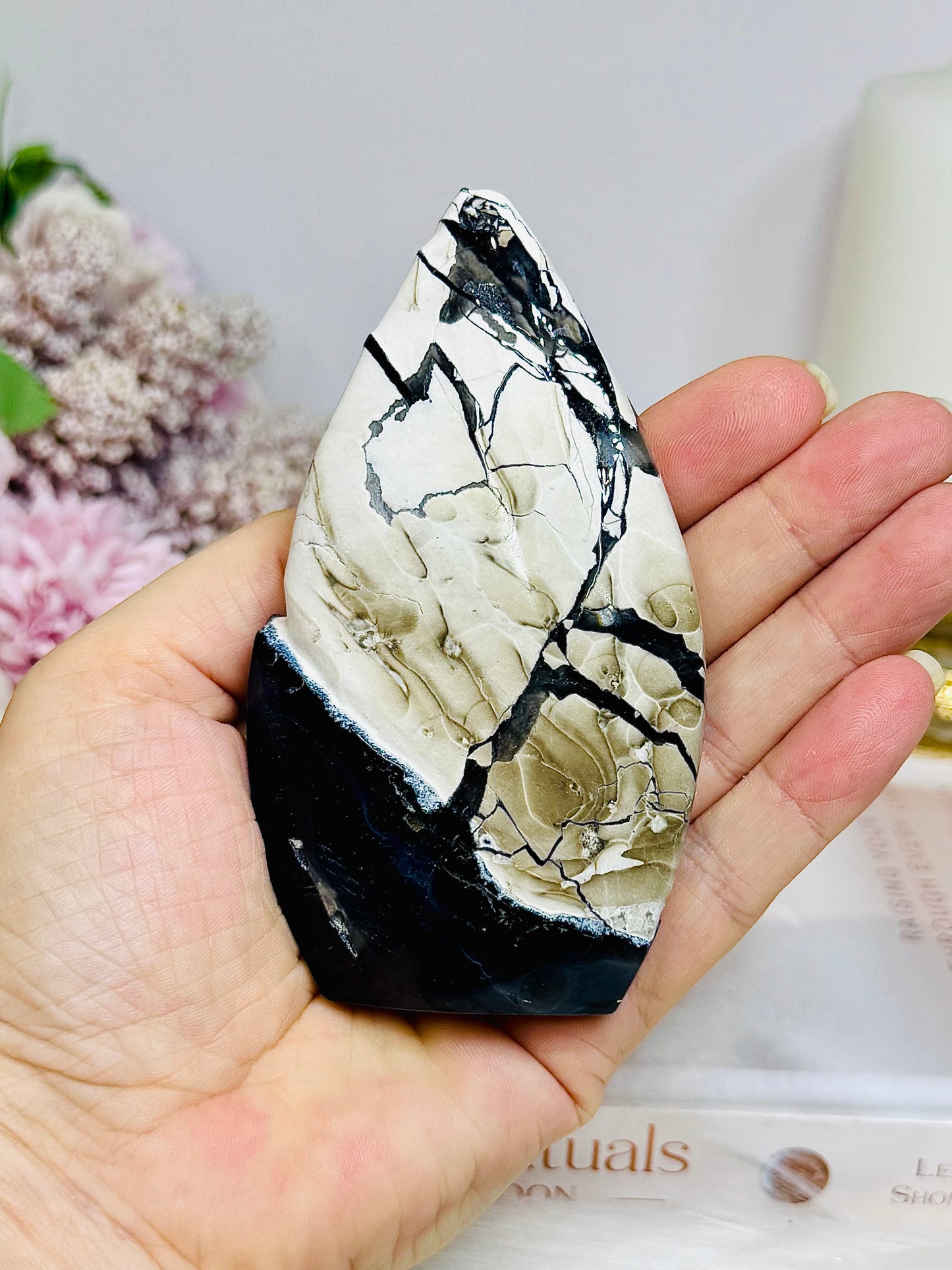 Volcano Agate (UV Reactive) Flame 11cm