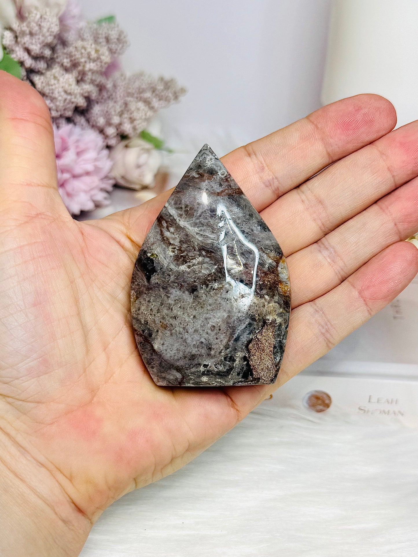 Jasper Carved Flame 7.5cm