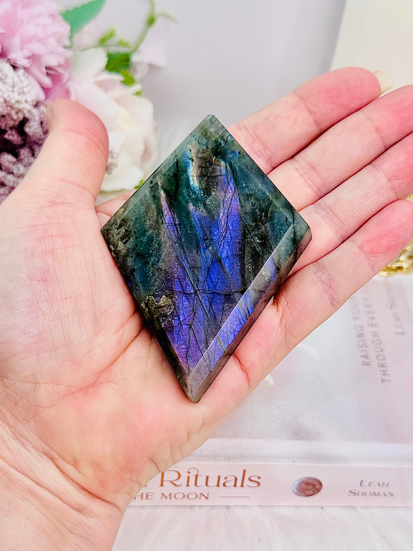 WOW!!!! Absolutely Gorgeous Labradorite Diamond with Purple Flash On Silver Stand 17cm