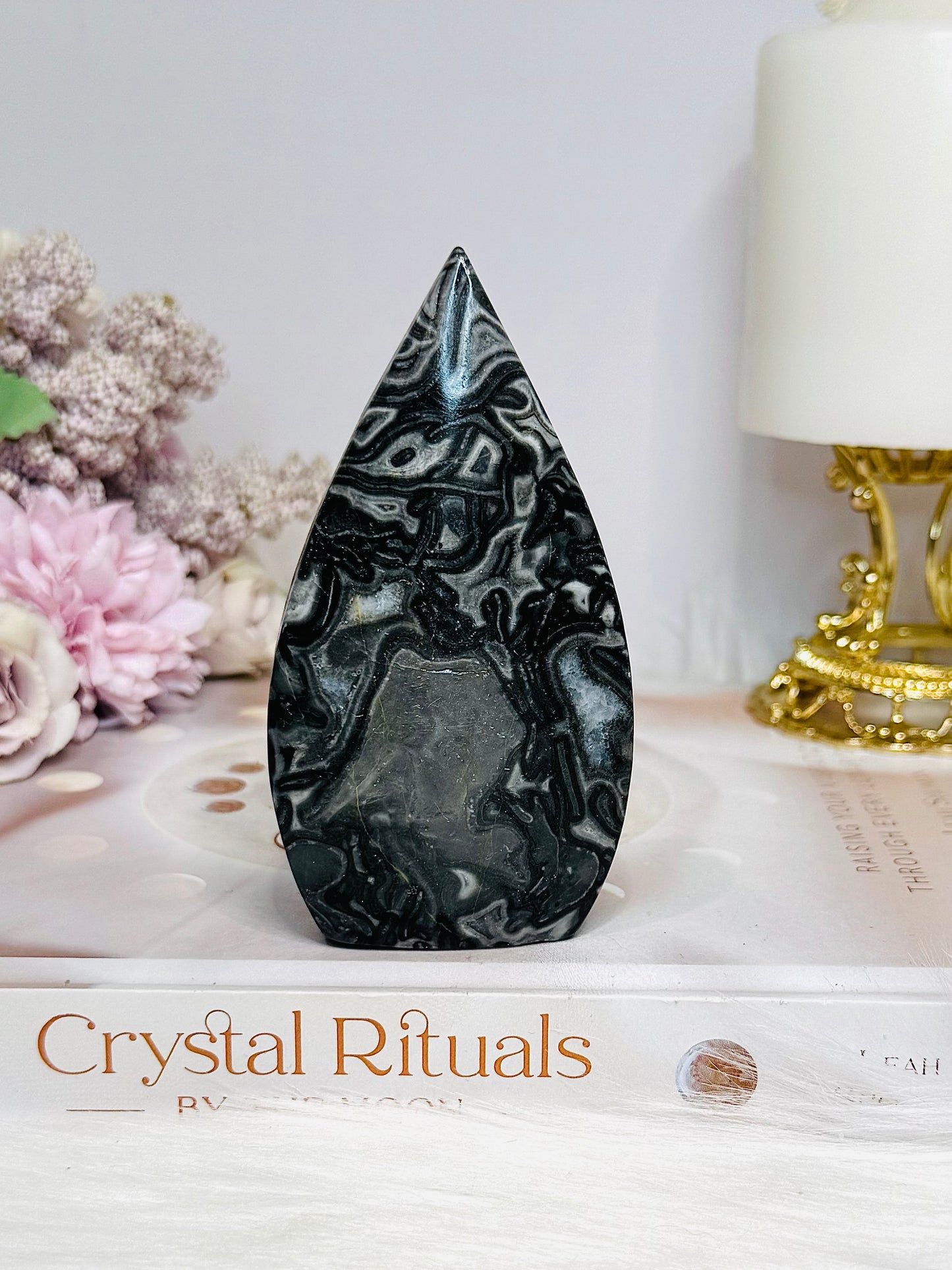 Black Panda Calcite Flame 10cm