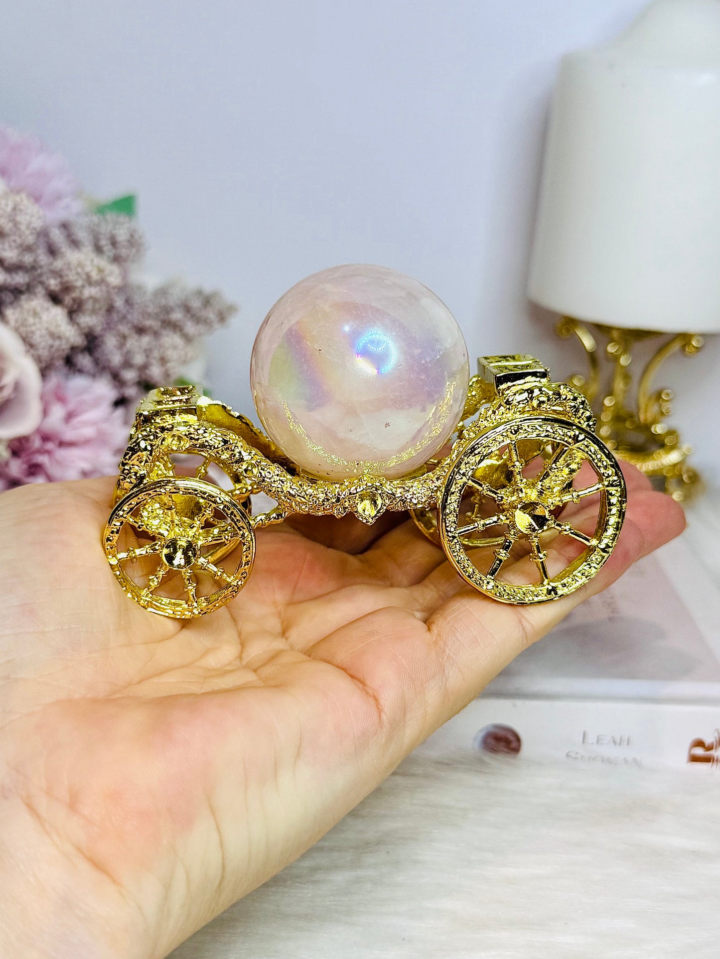 Gold Carriage with Angel Aura Sphere 9.5cm
