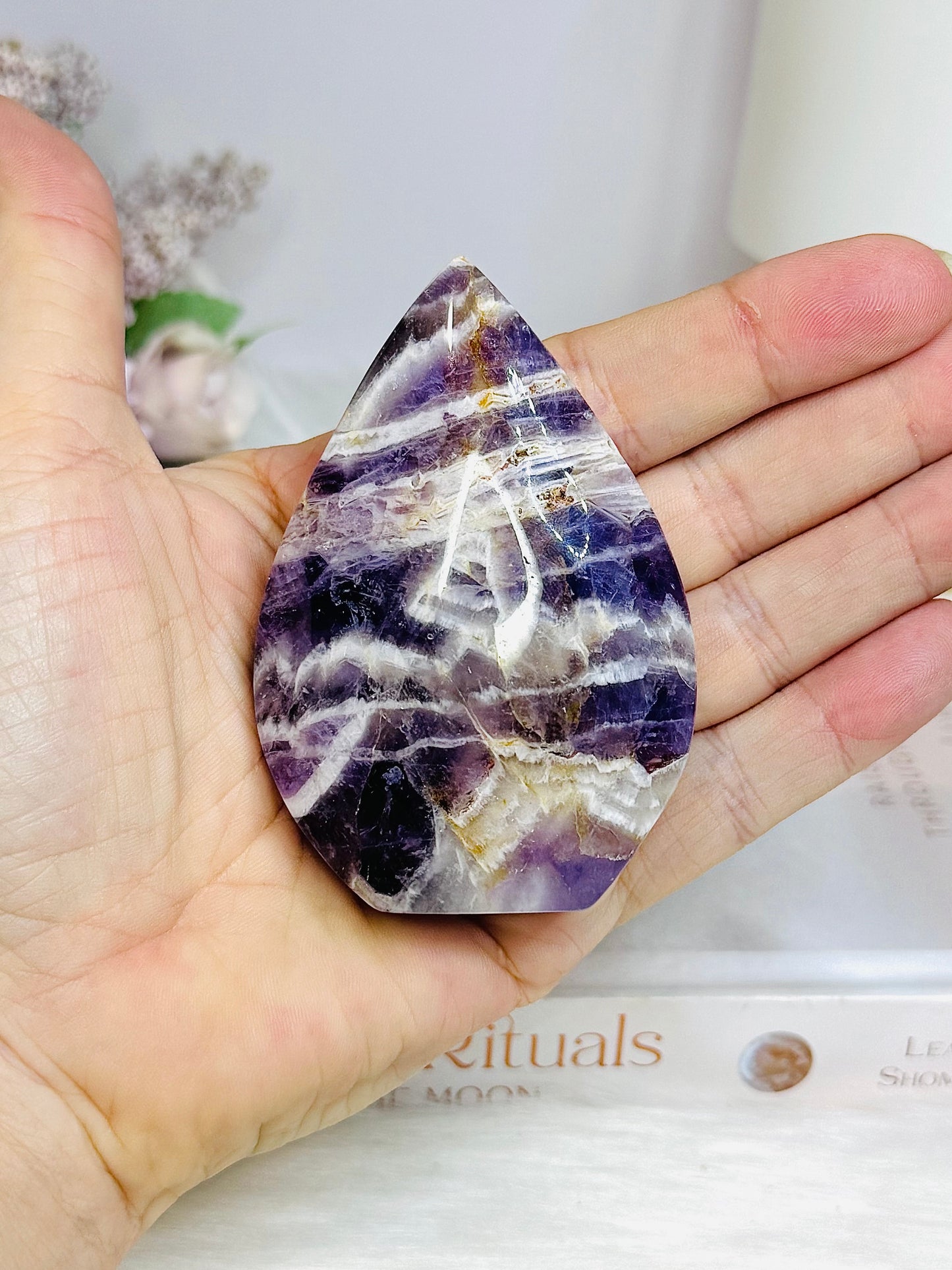 Chevron | Dream Amethyst Flame | Freeform 8cm